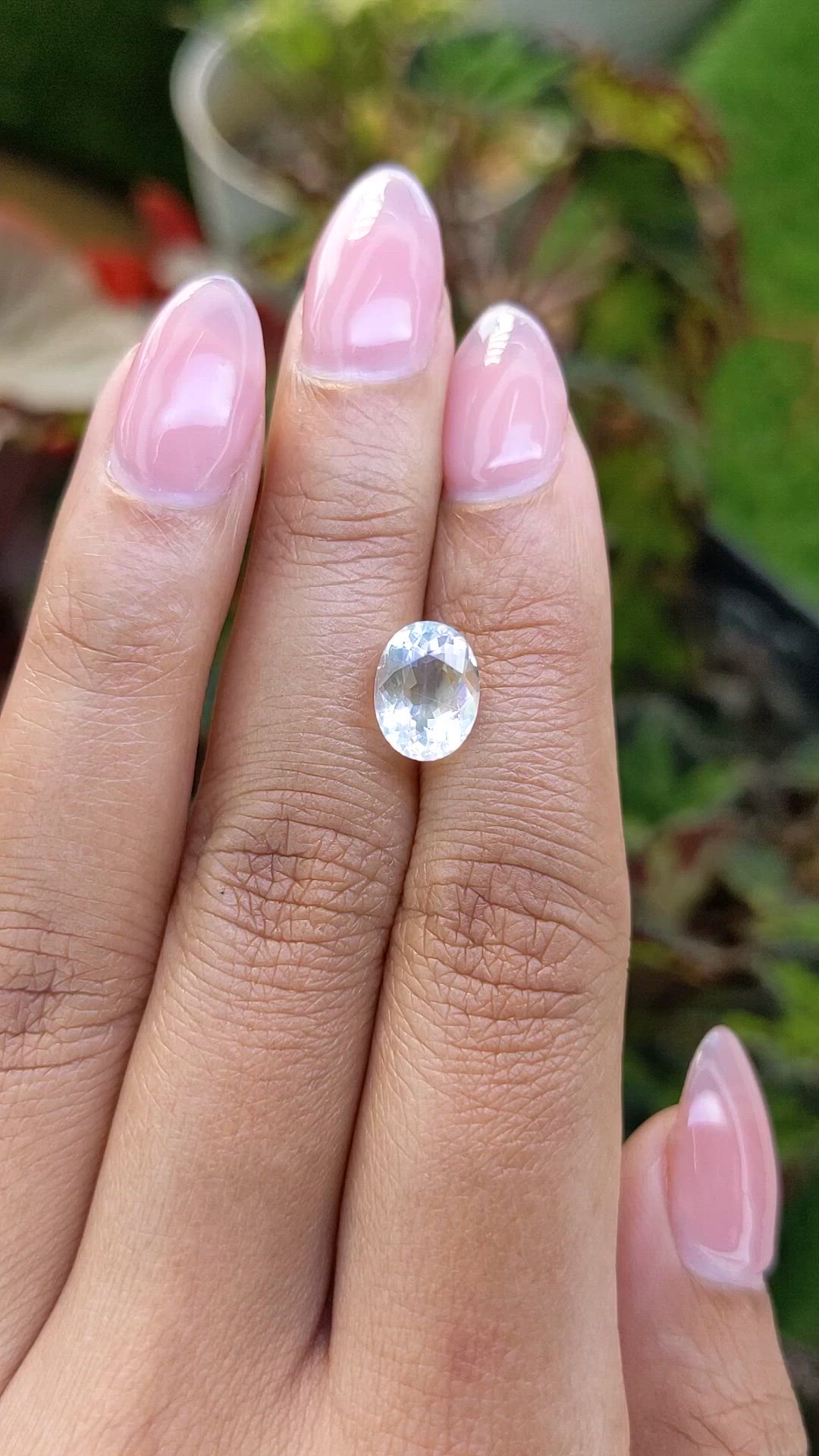 2.20 Ct. Rainbow Moonstone from Ceylon (Sri Lanka) Size Video
