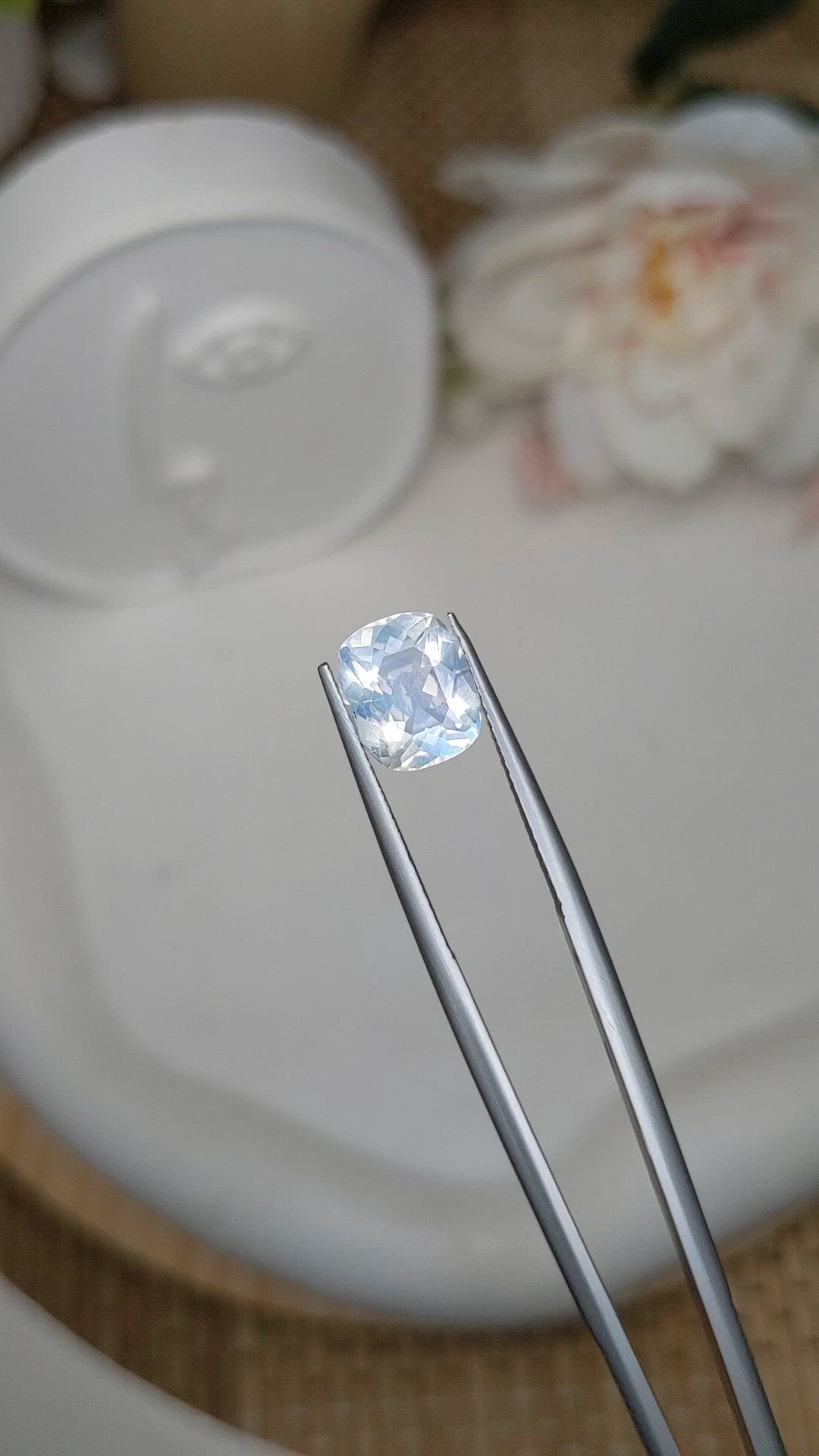 2.31 Ct. Rainbow Moonstone from Ceylon (Sri Lanka) Size Video