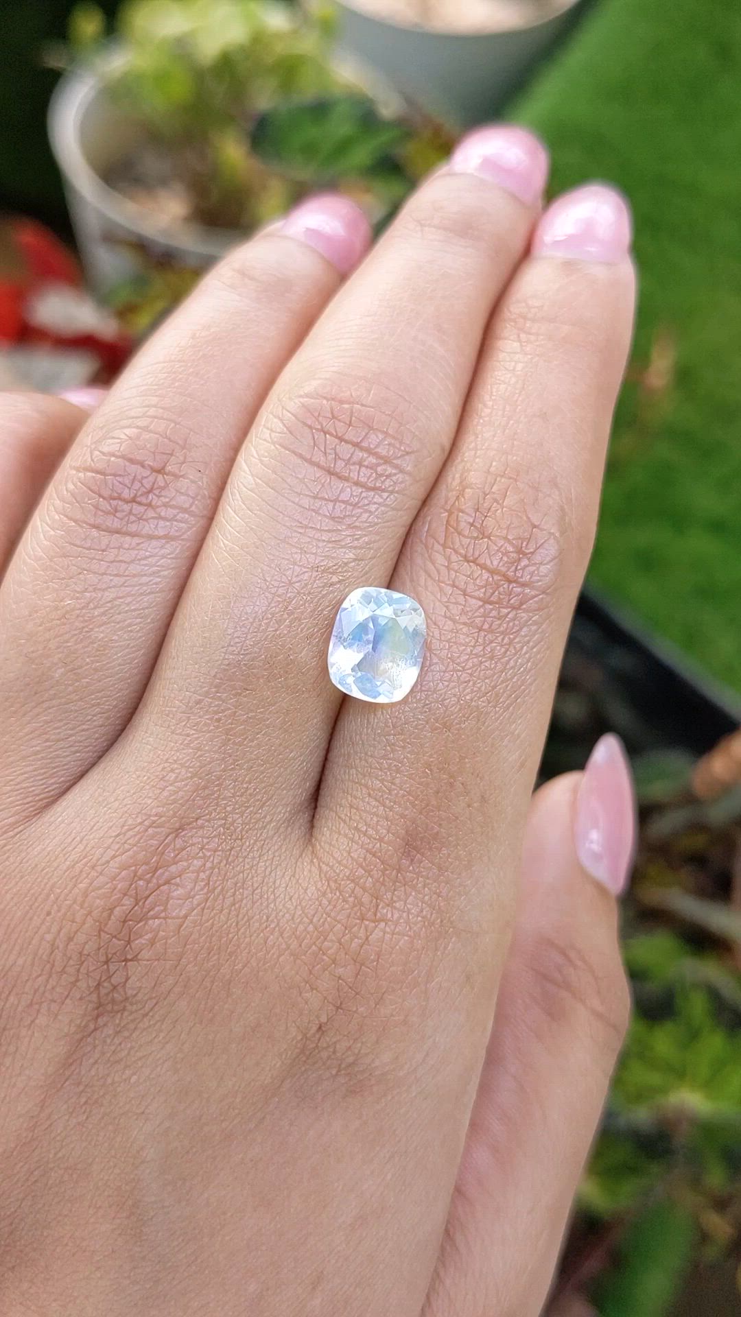 2.31 Ct. Rainbow Moonstone from Ceylon (Sri Lanka) Size Video
