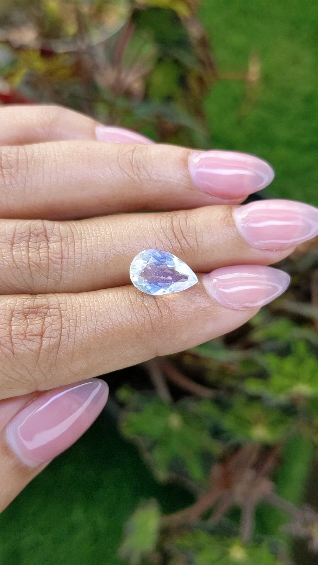 2.75 Ct. Rainbow Moonstone from Ceylon (Sri Lanka) Size Video