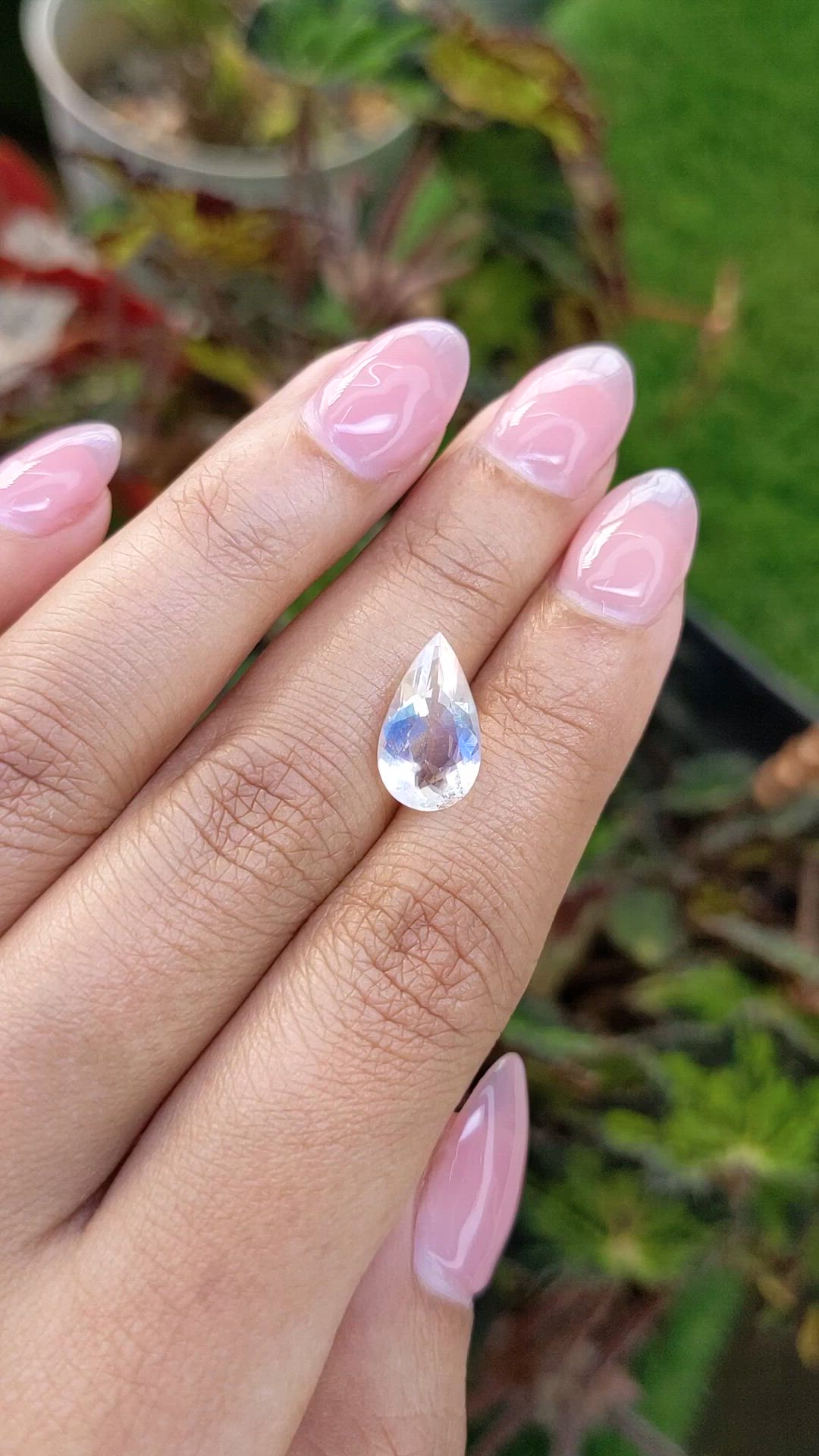 2.54 Ct. Rainbow Moonstone from Ceylon (Sri Lanka) Size Video