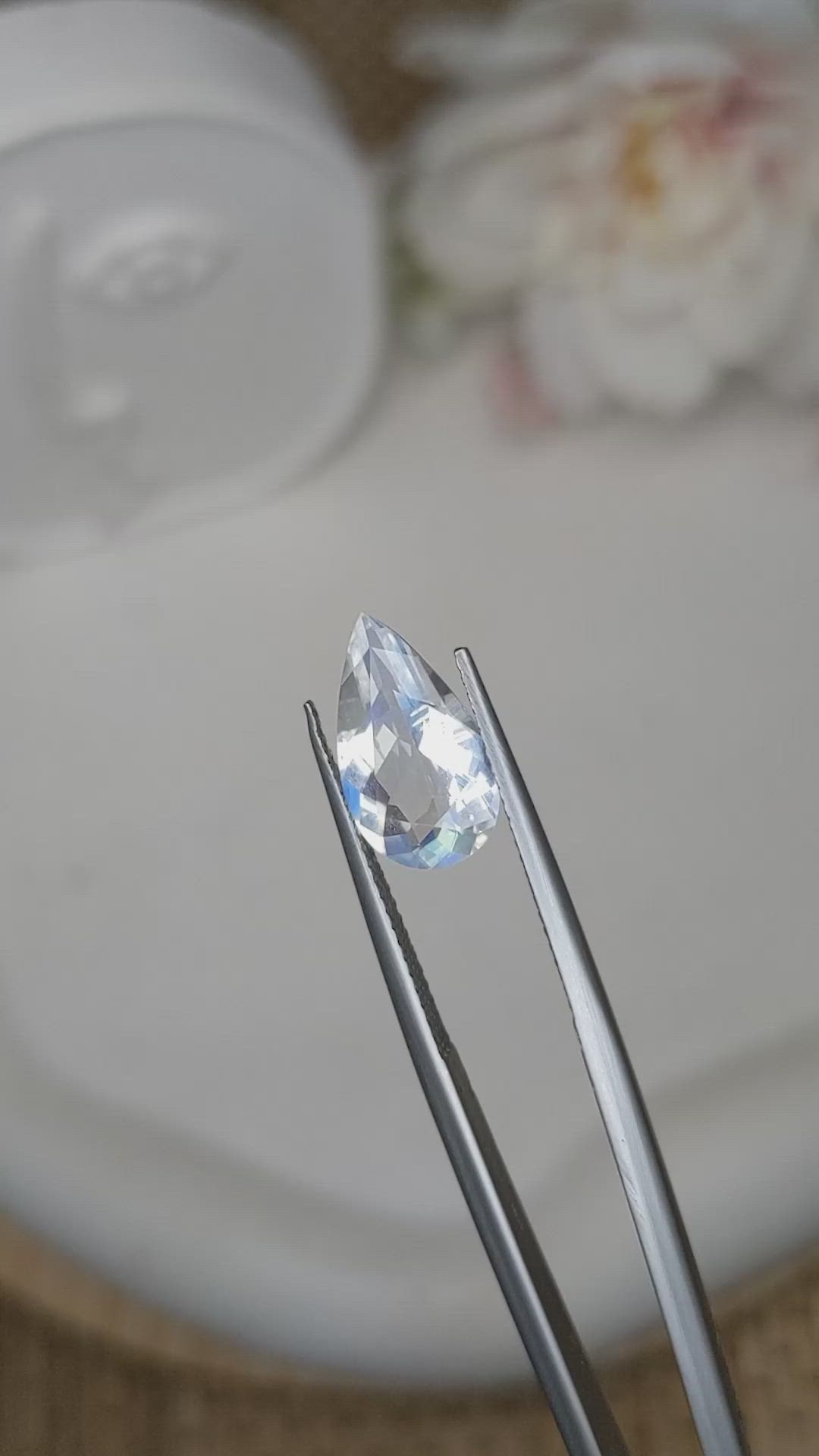 2.54 Ct. Rainbow Moonstone from Ceylon (Sri Lanka) Size Video