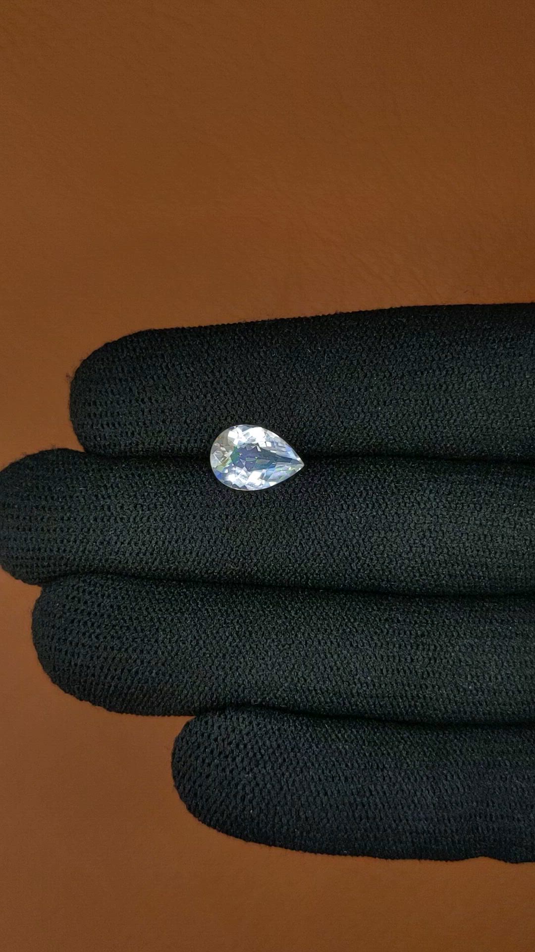 2.12 Ct. Rainbow Moonstone from Ceylon (Sri Lanka) Size Video