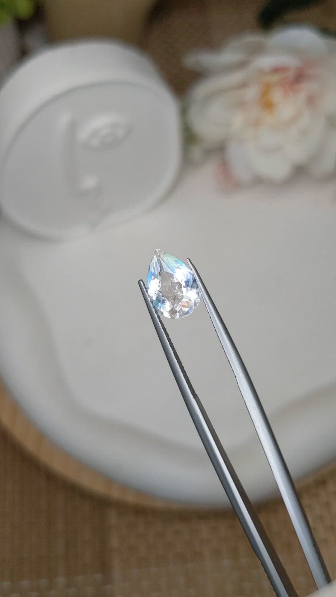 2.12 Ct. Rainbow Moonstone from Ceylon (Sri Lanka) Size Video