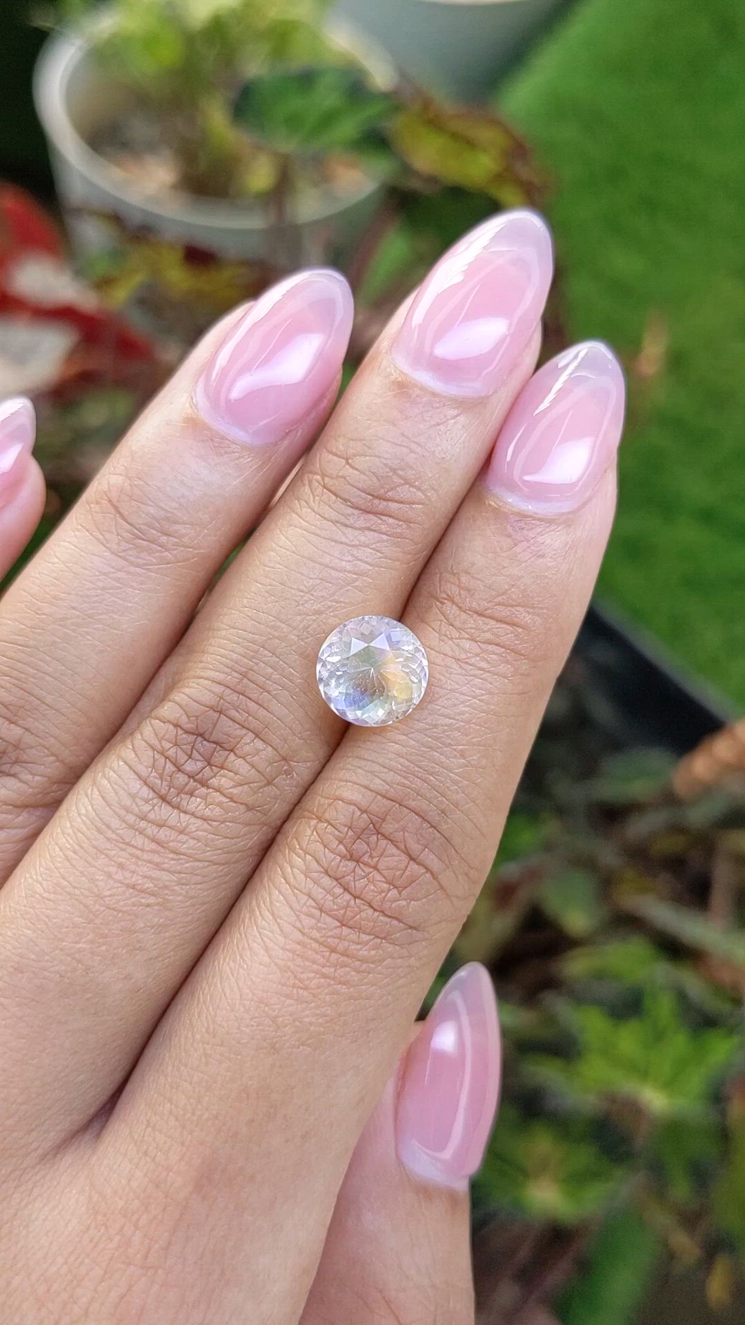 2.97 Ct. Rainbow Moonstone from Ceylon (Sri Lanka) Size Video