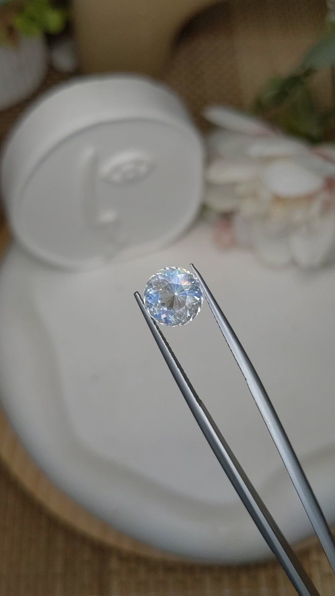 2.97 Ct. Rainbow Moonstone from Ceylon (Sri Lanka) Size Video