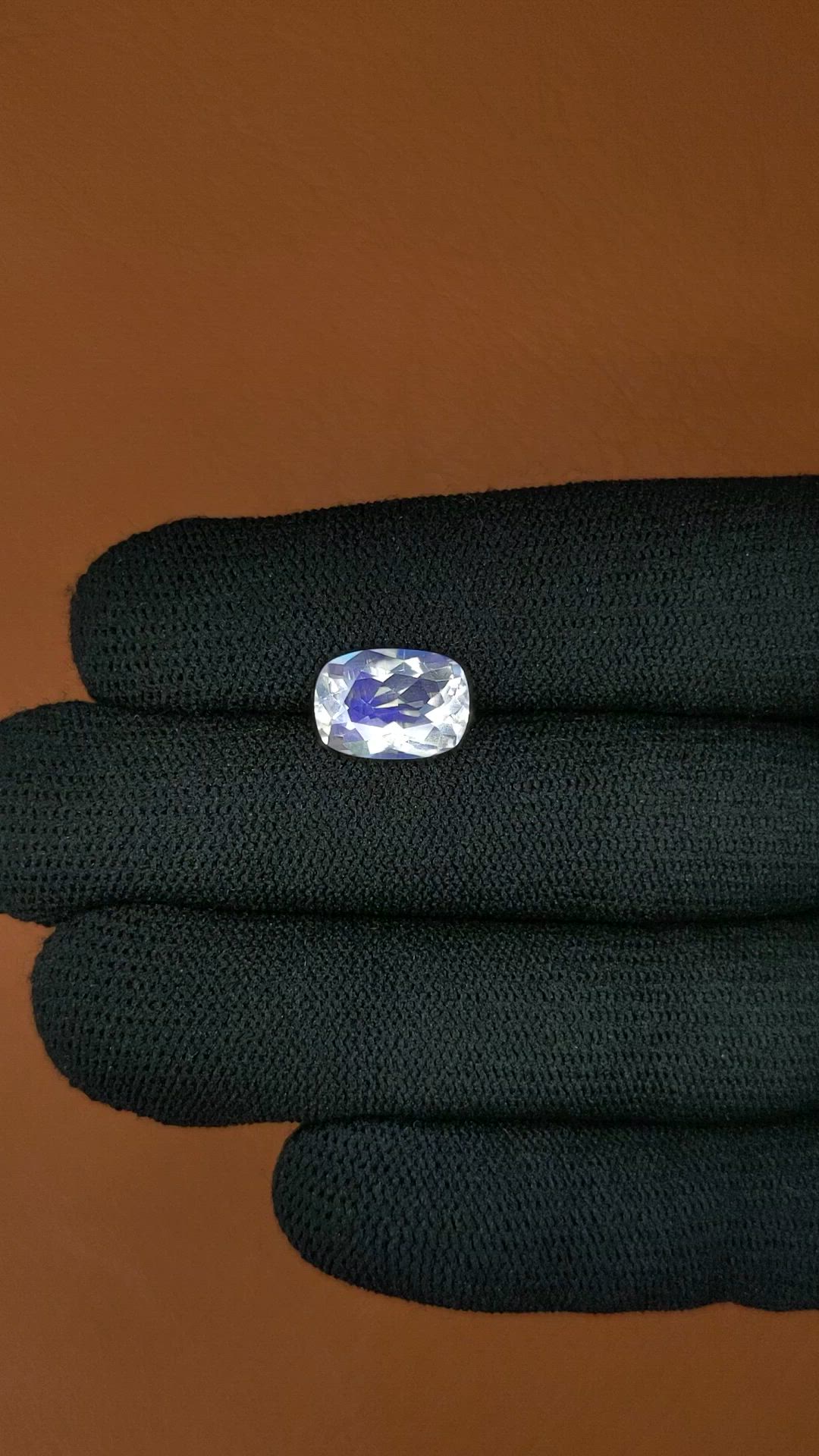 3.06 Ct. Rainbow Moonstone from Ceylon (Sri Lanka) Size Video