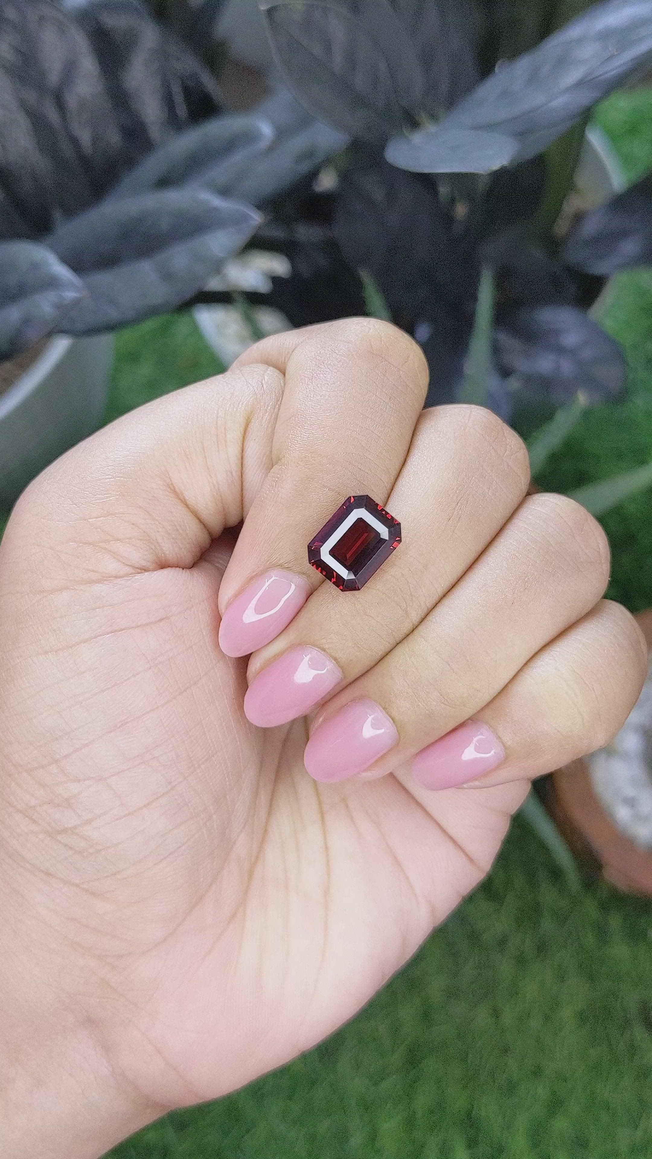 5.06 Ct. Red Garnet from Ceylon (Sri Lanka) Size Video