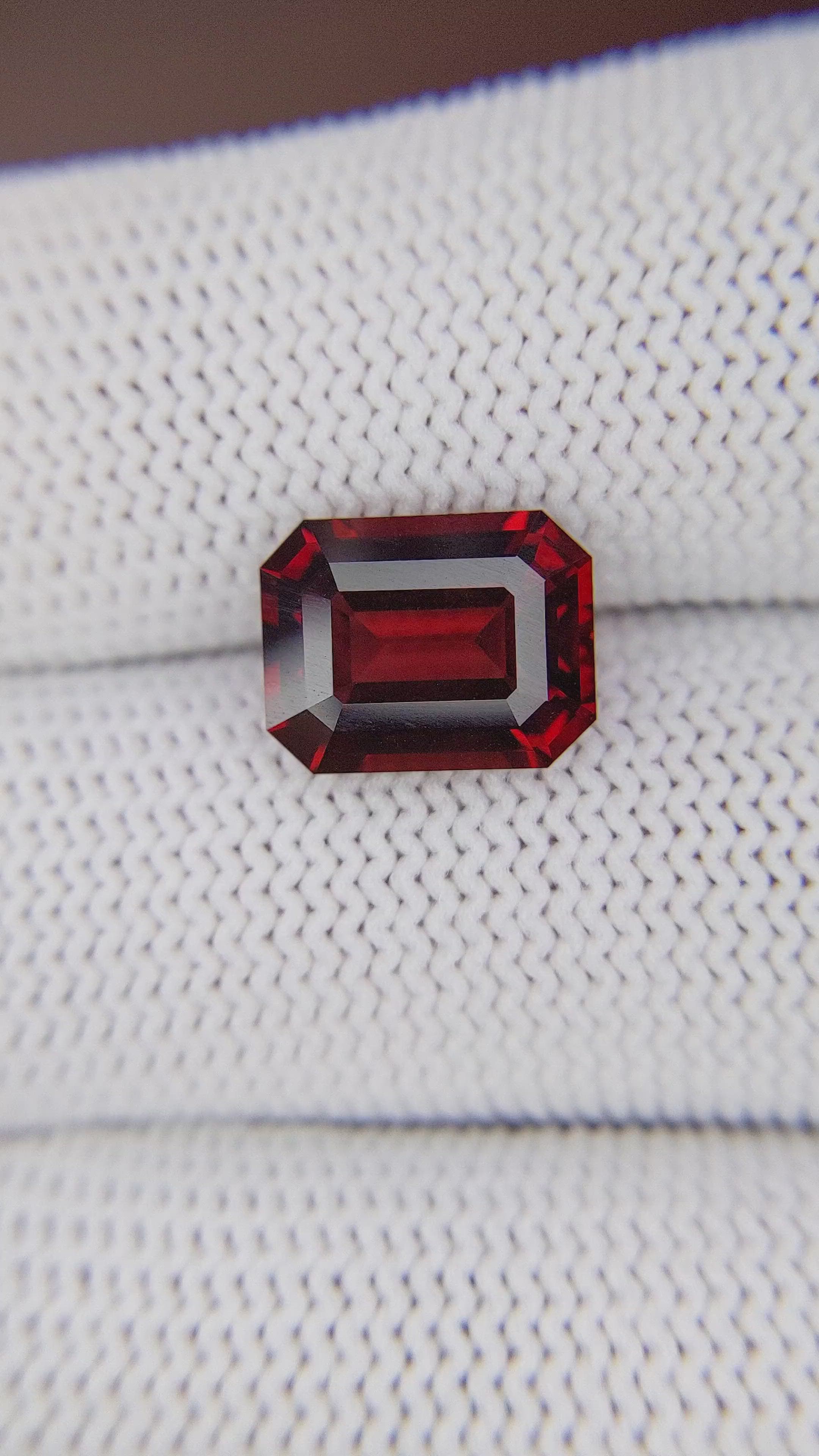 5.06 Ct. Red Garnet from Ceylon (Sri Lanka) Size Video