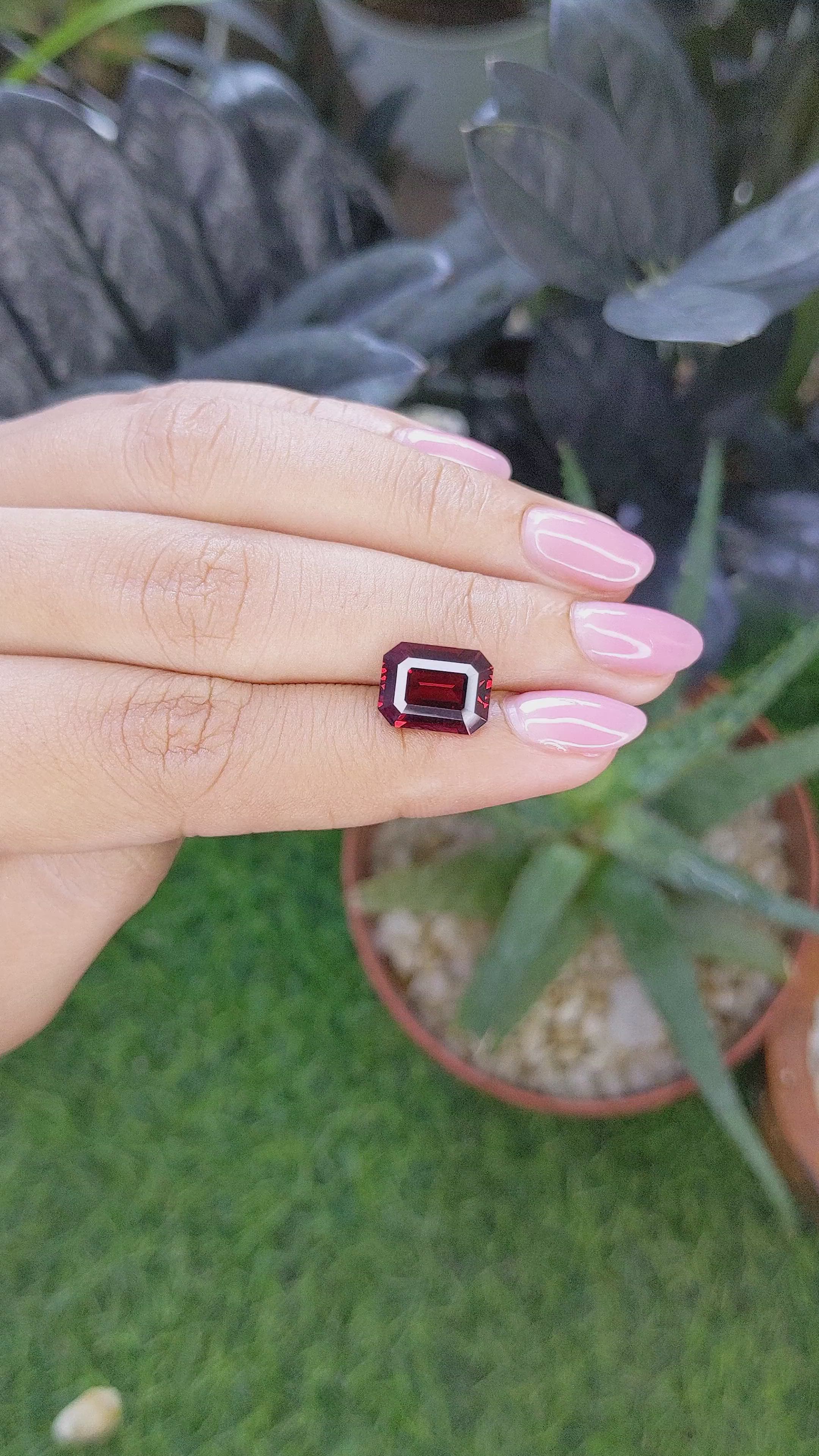 5.06 Ct. Red Garnet from Ceylon (Sri Lanka) Size Video