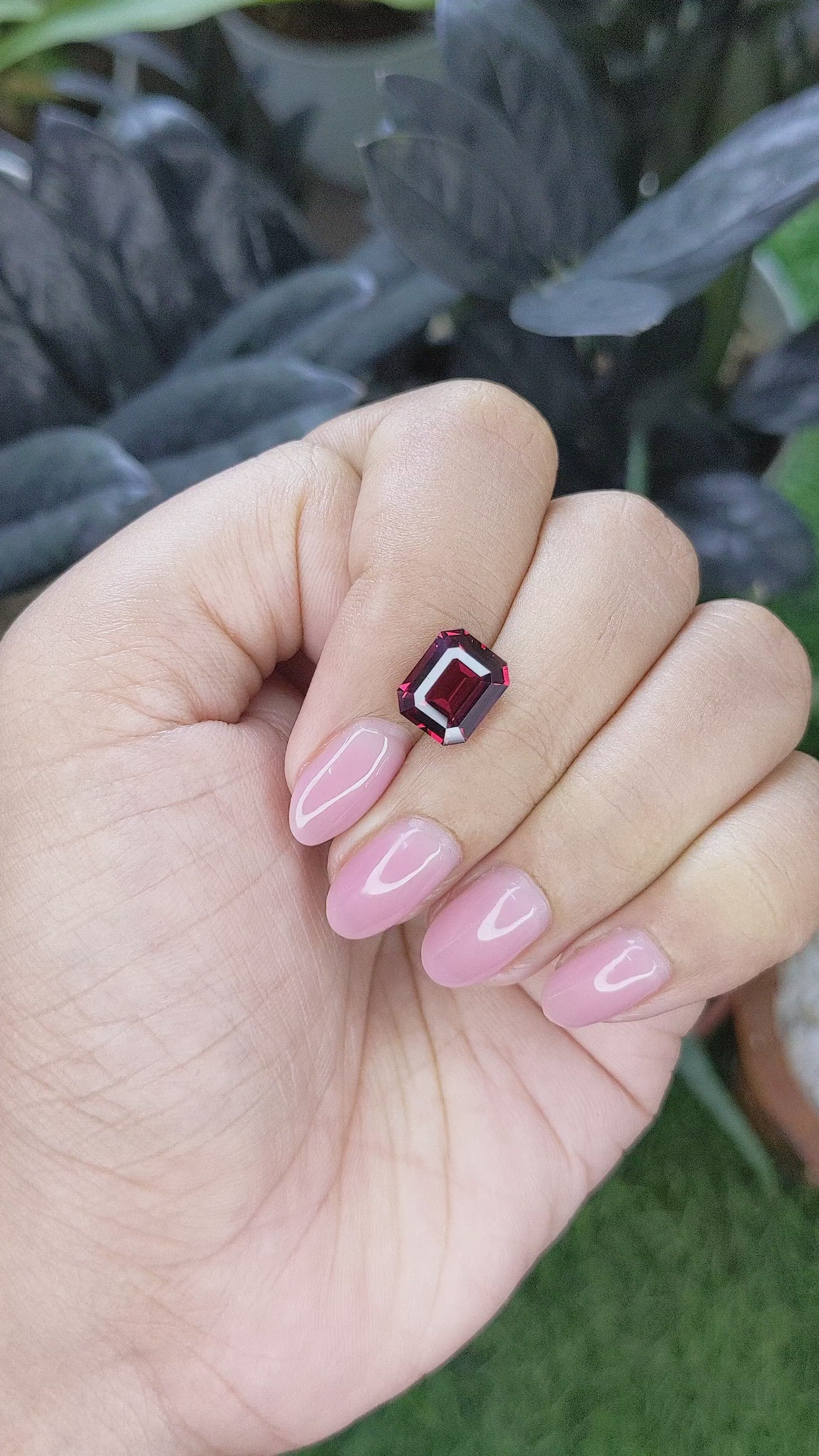 4.01 Ct. Red Garnet from Ceylon (Sri Lanka) Size Video