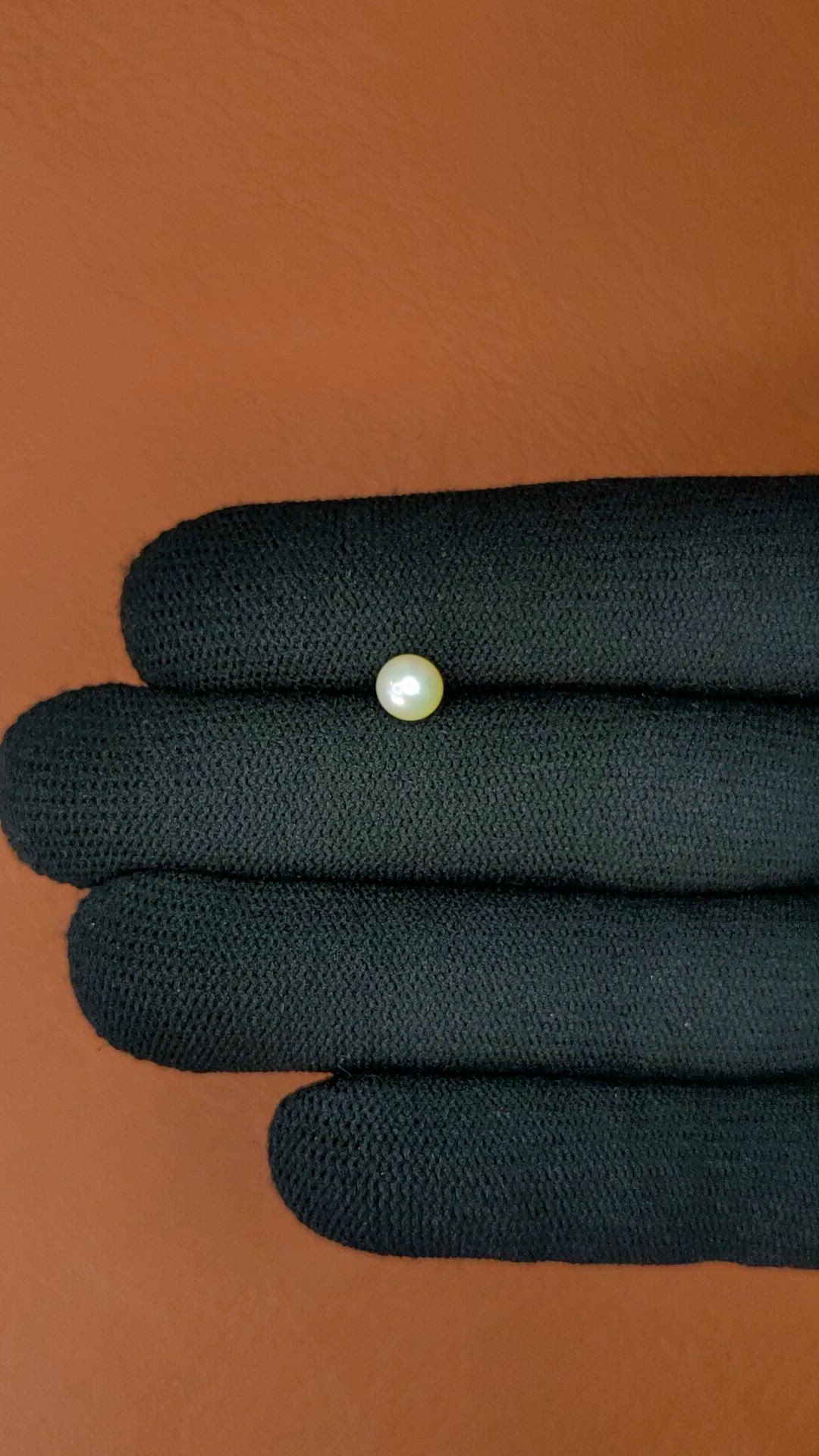 1.15 Ct. Cream with Silver Overtone Akoya Pearl from China Size Video