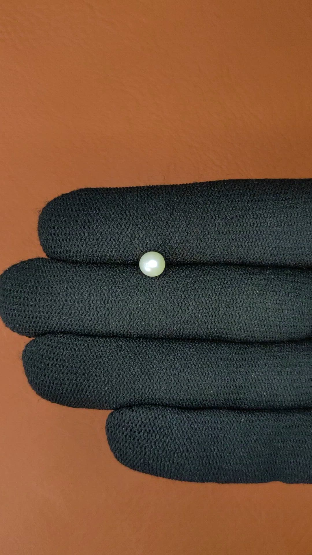 1.10 Ct. Cream with Silver Overtone Akoya Pearl from China Size Video