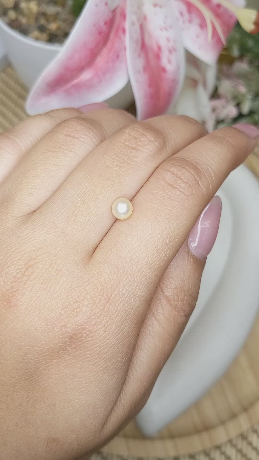 1.16 Ct. Cream with Silver Overtone Akoya Pearl from China Size Video
