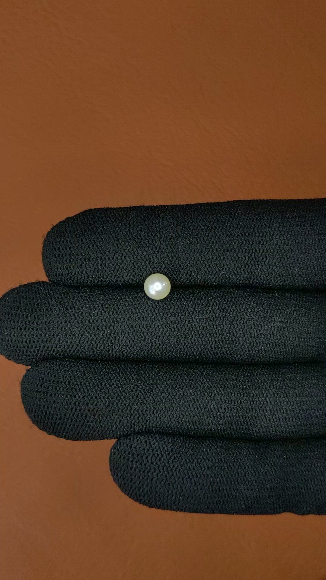 1.16 Ct. Cream with Silver Overtone Akoya Pearl from China Size Video