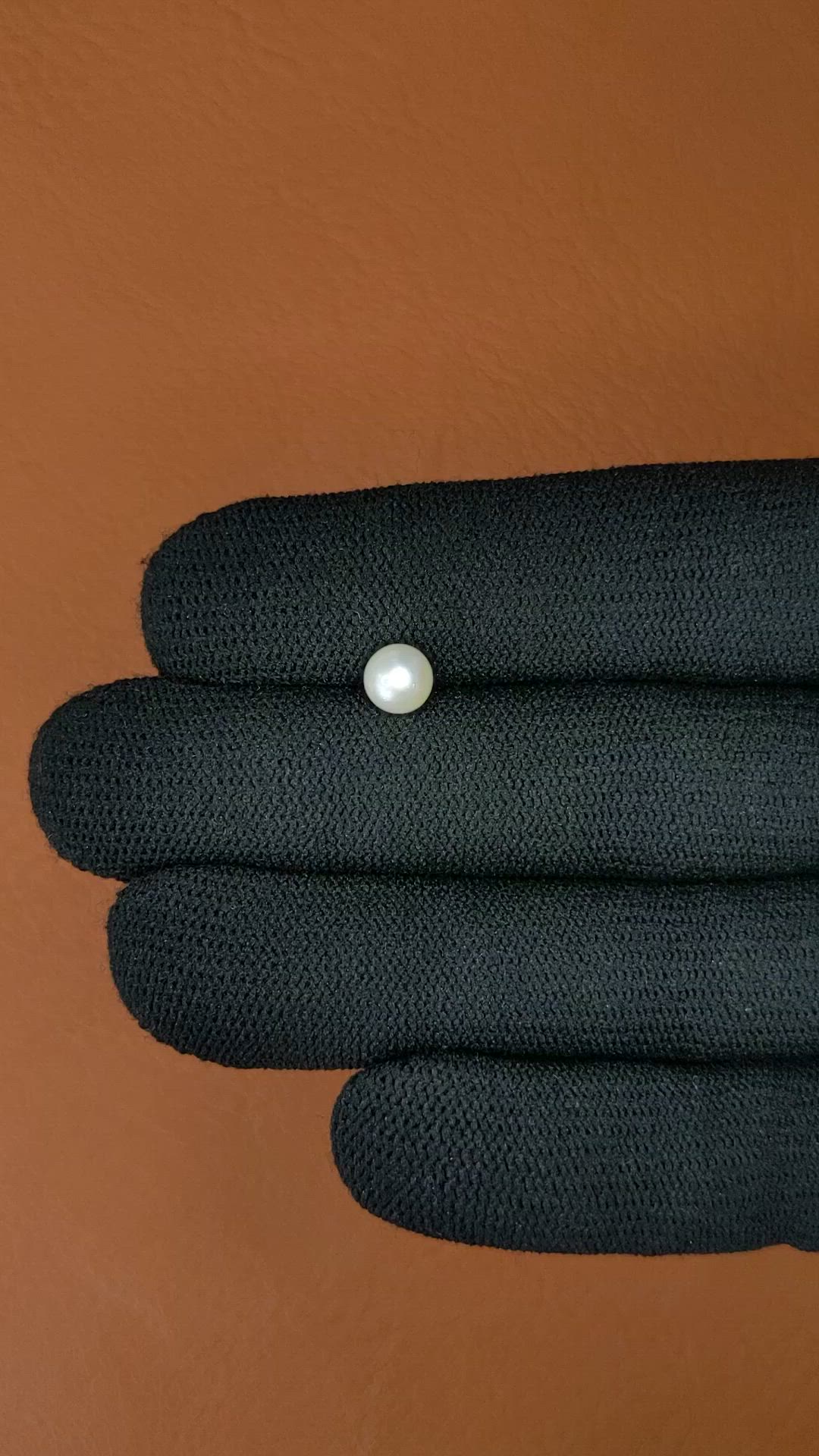 1.30 Ct. Cream with Silver Overtone Akoya Pearl from China Size Video