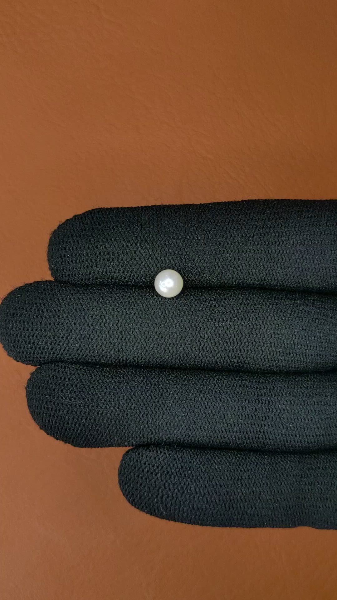 1.24 Ct. Cream with Silver Overtone Akoya Pearl from China Size Video