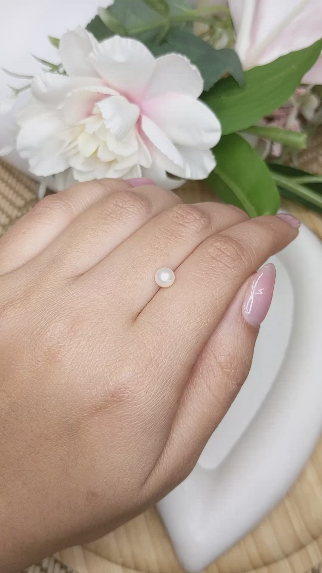 1.07 Ct. Cream with Silver Overtone Akoya Pearl from China Size Video