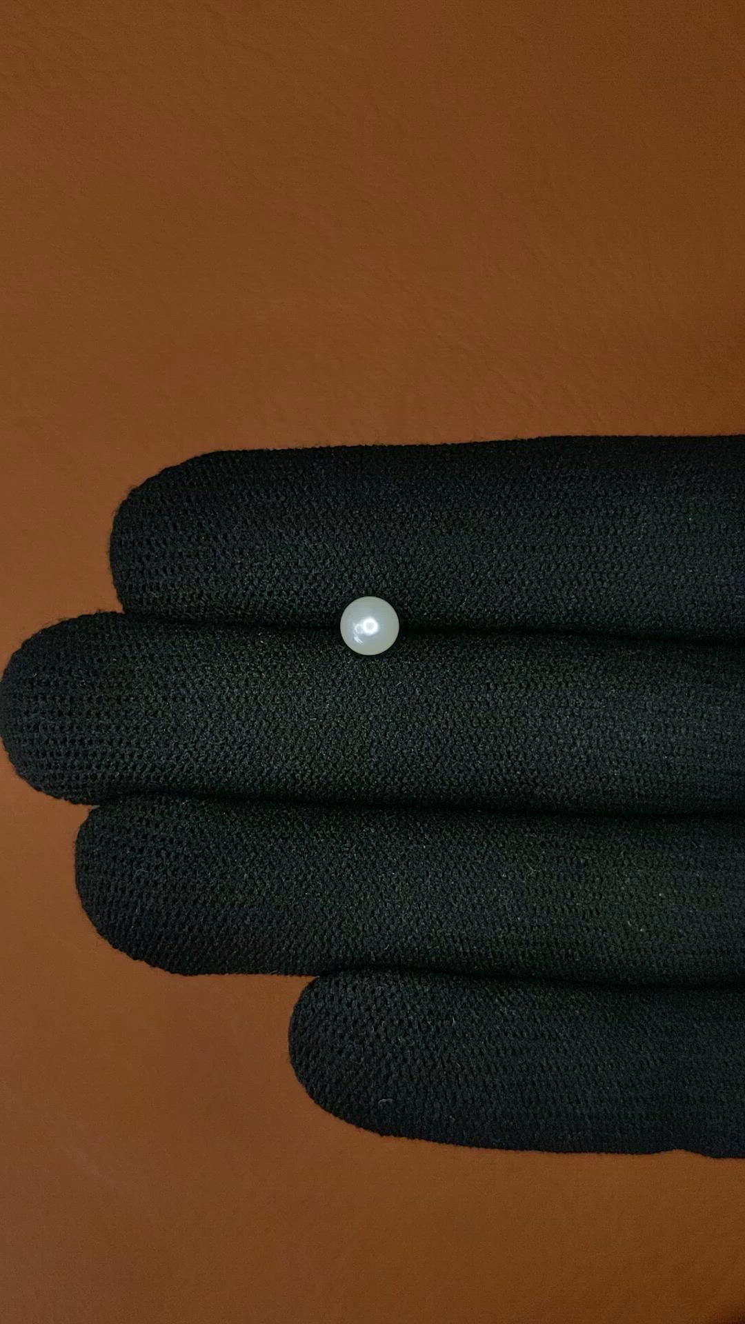 1.07 Ct. Cream with Silver Overtone Akoya Pearl from China Size Video