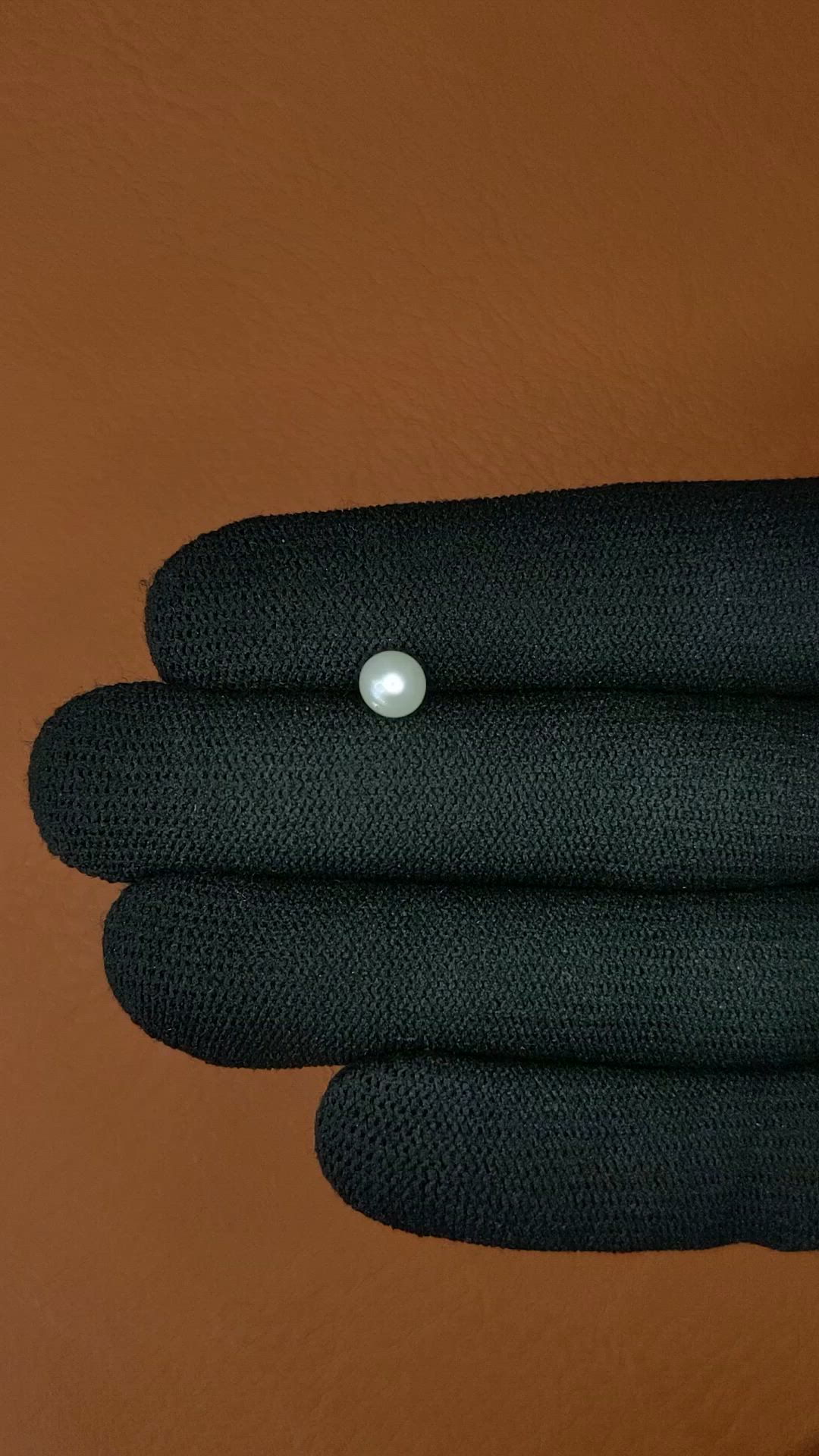1.24 Ct. Cream with Silver Overtone Akoya Pearl from China Size Video