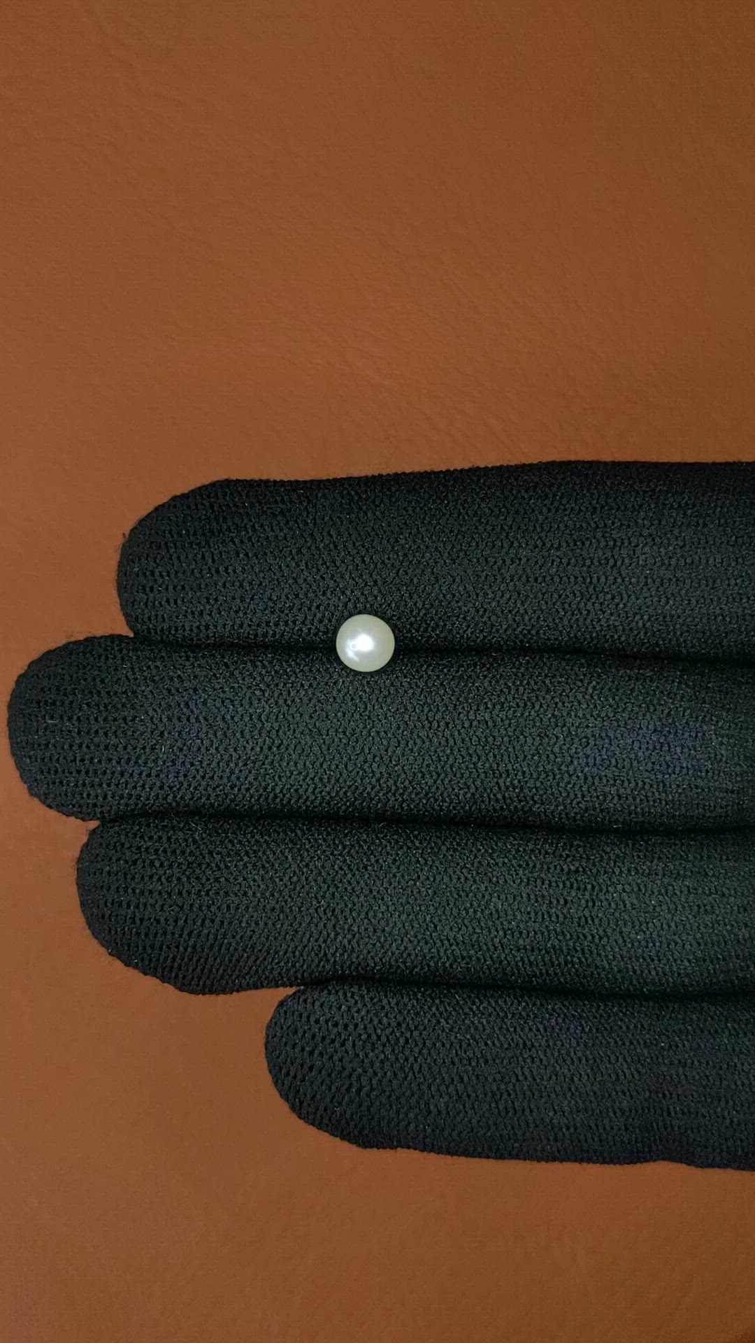 1.07 Ct. Cream with Silver Overtone Akoya Pearl from China Size Video