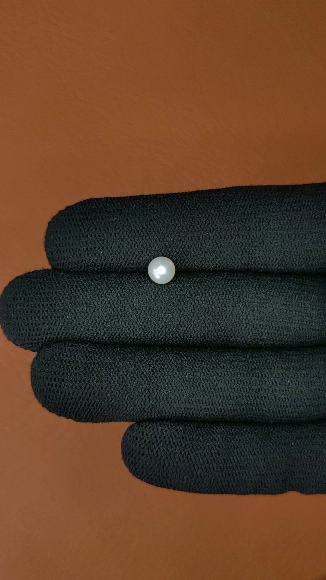 1.39 Ct. Cream with Silver Overtone Akoya Pearl from China Size Video