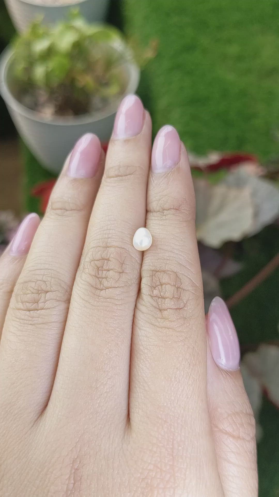 0.90 Ct. Cream with Silver Overtone Akoya Pearl from China Size Video