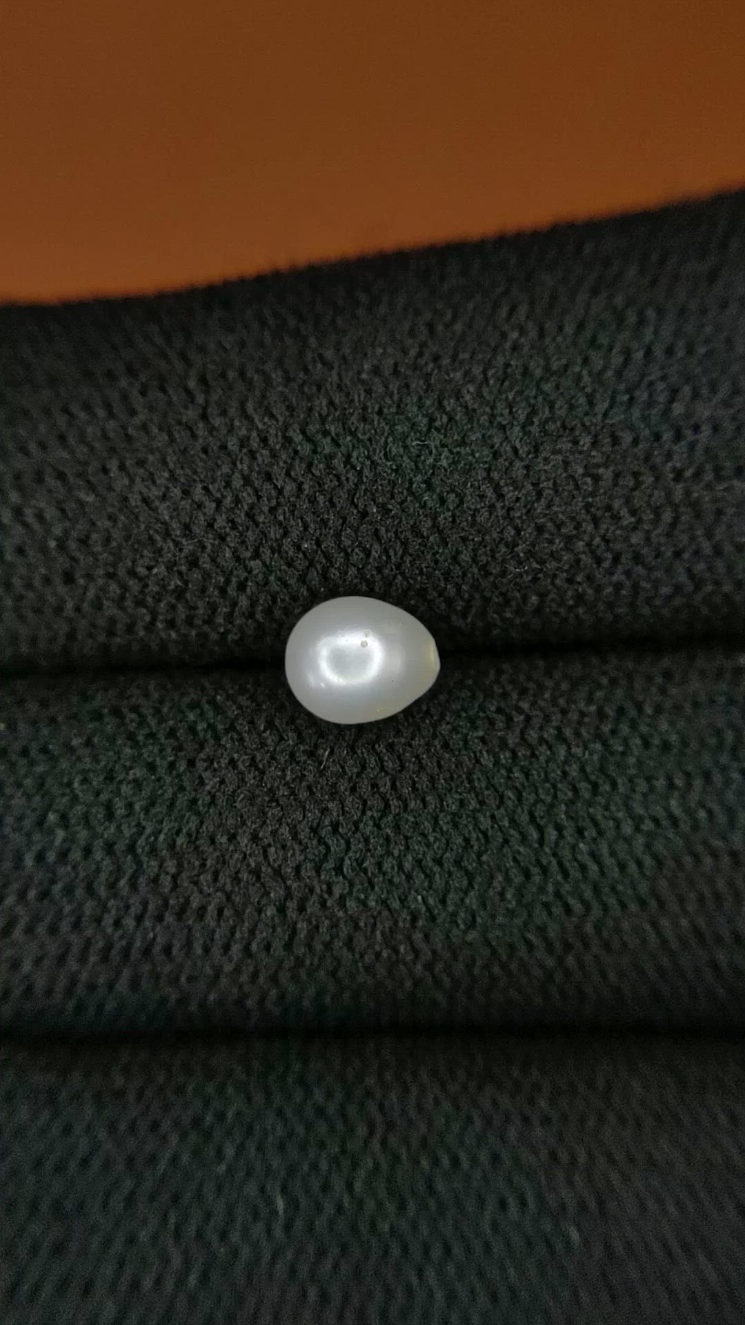 1.13 Ct. Cream with Silver Overtone Akoya Pearl from China Size Video