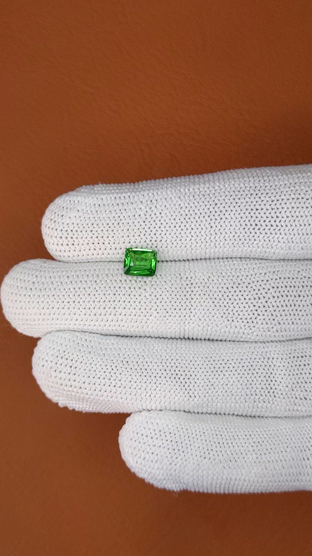 1.00 Ct. Tsavorite Garnet from Tanzania Size Video
