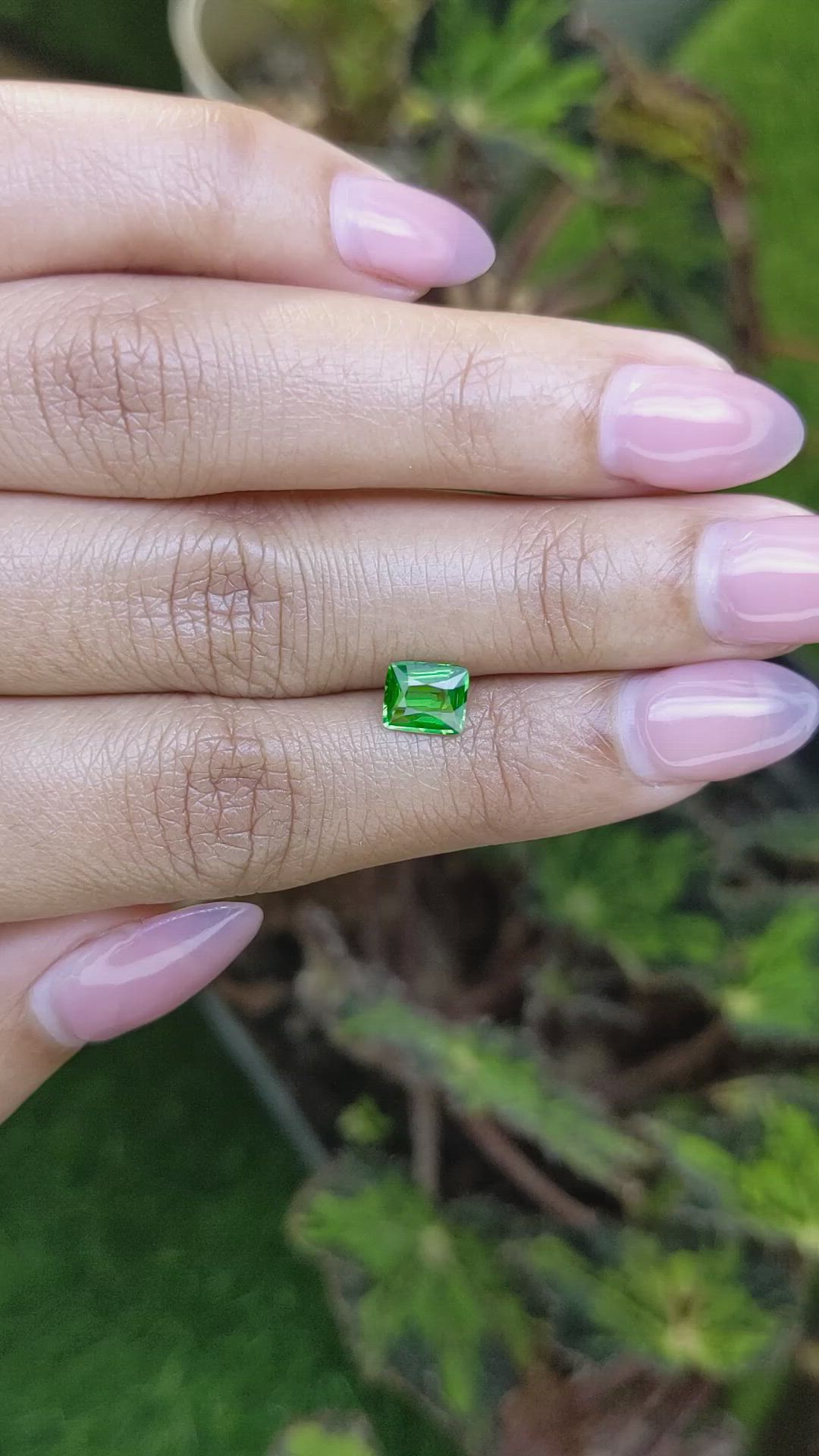 1.00 Ct. Tsavorite Garnet from Tanzania Size Video
