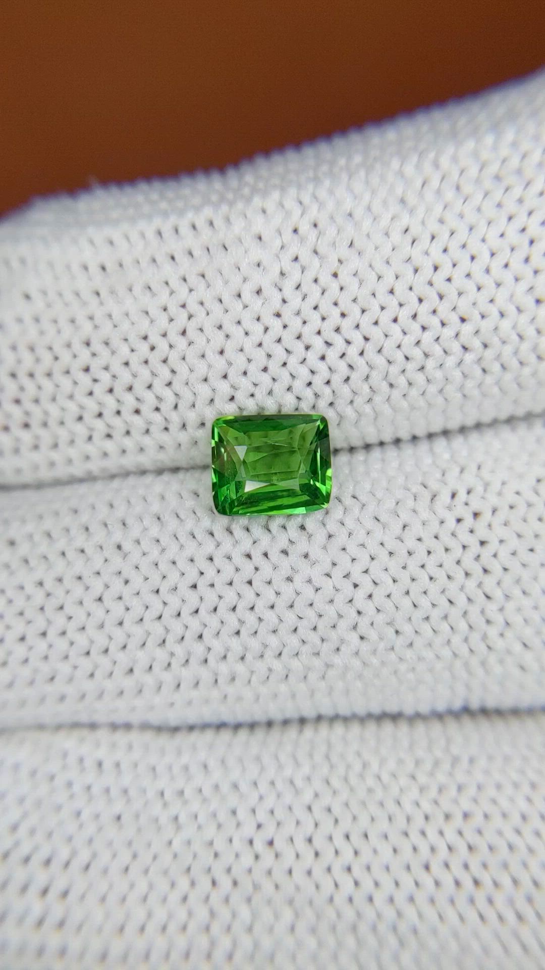 1.00 Ct. Tsavorite Garnet from Tanzania Size Video