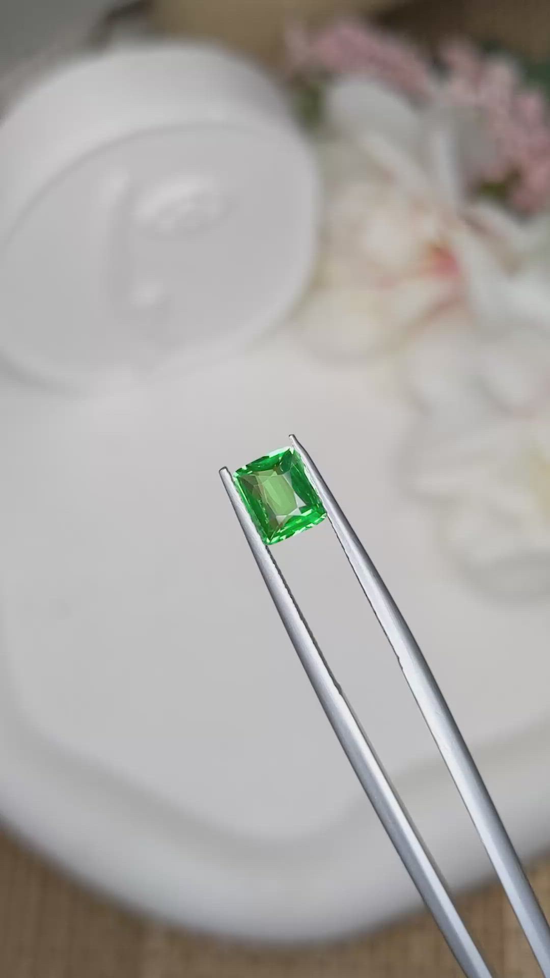 1.00 Ct. Tsavorite Garnet from Tanzania Size Video