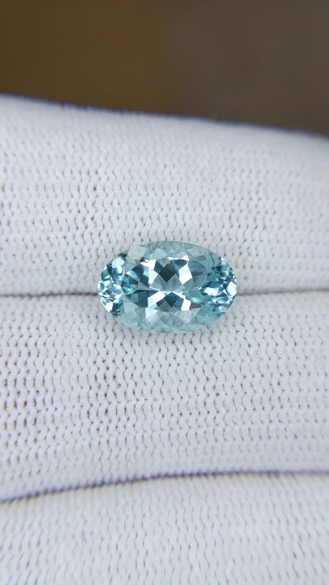 3.39 Ct. Blue Aquamarine from Ceylon (Sri Lanka) Size Video
