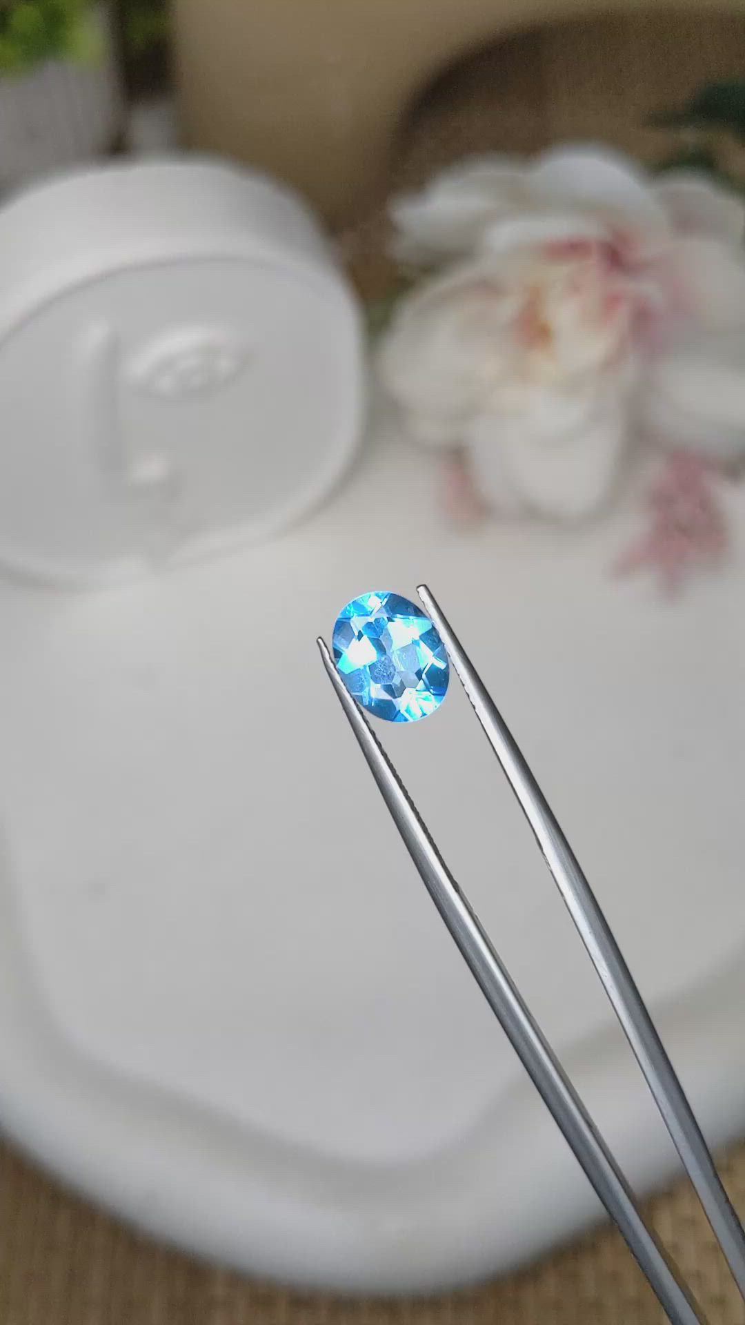 2.59 Ct. Swiss Blue Topaz from Ceylon (Sri Lanka) Size Video