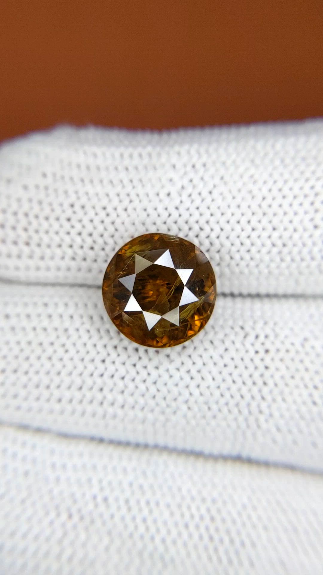 7.59 Ct. Yellowish Brown Zircon from Ceylon (Sri Lanka) Size Video