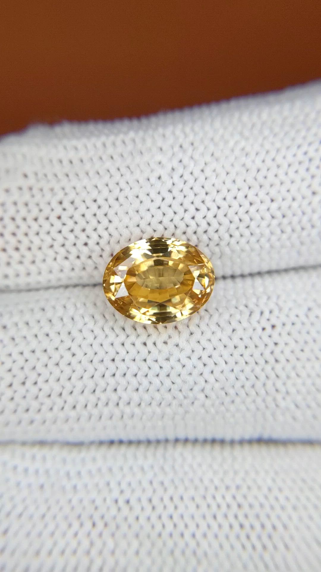 5.33 Ct. Yellow Zircon from Ceylon (Sri Lanka) Size Video