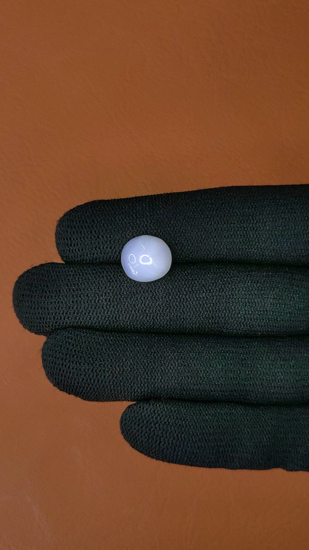 4.91 Ct. White Cabochon Adularescence Moonstone from Ceylon (Sri Lanka) Size Video