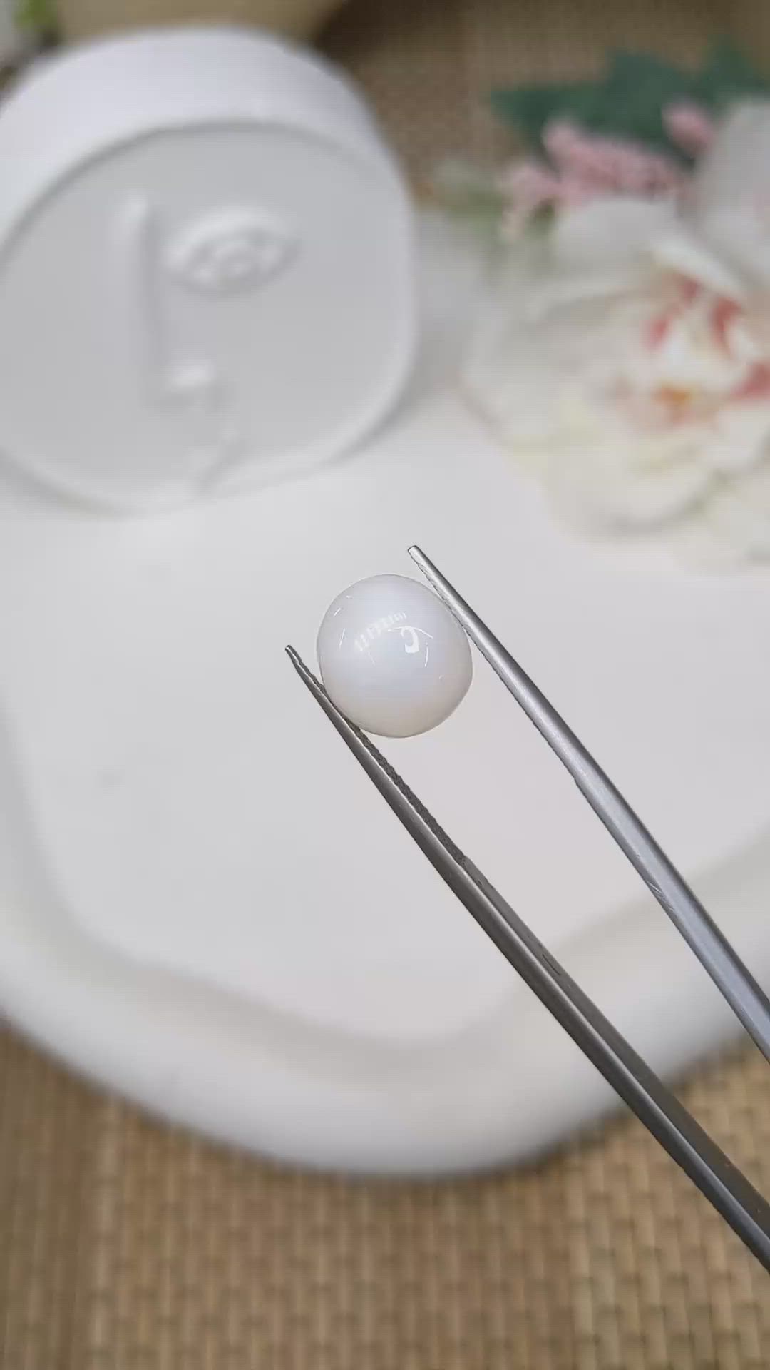 4.91 Ct. White Cabochon Adularescence Moonstone from Ceylon (Sri Lanka) Size Video