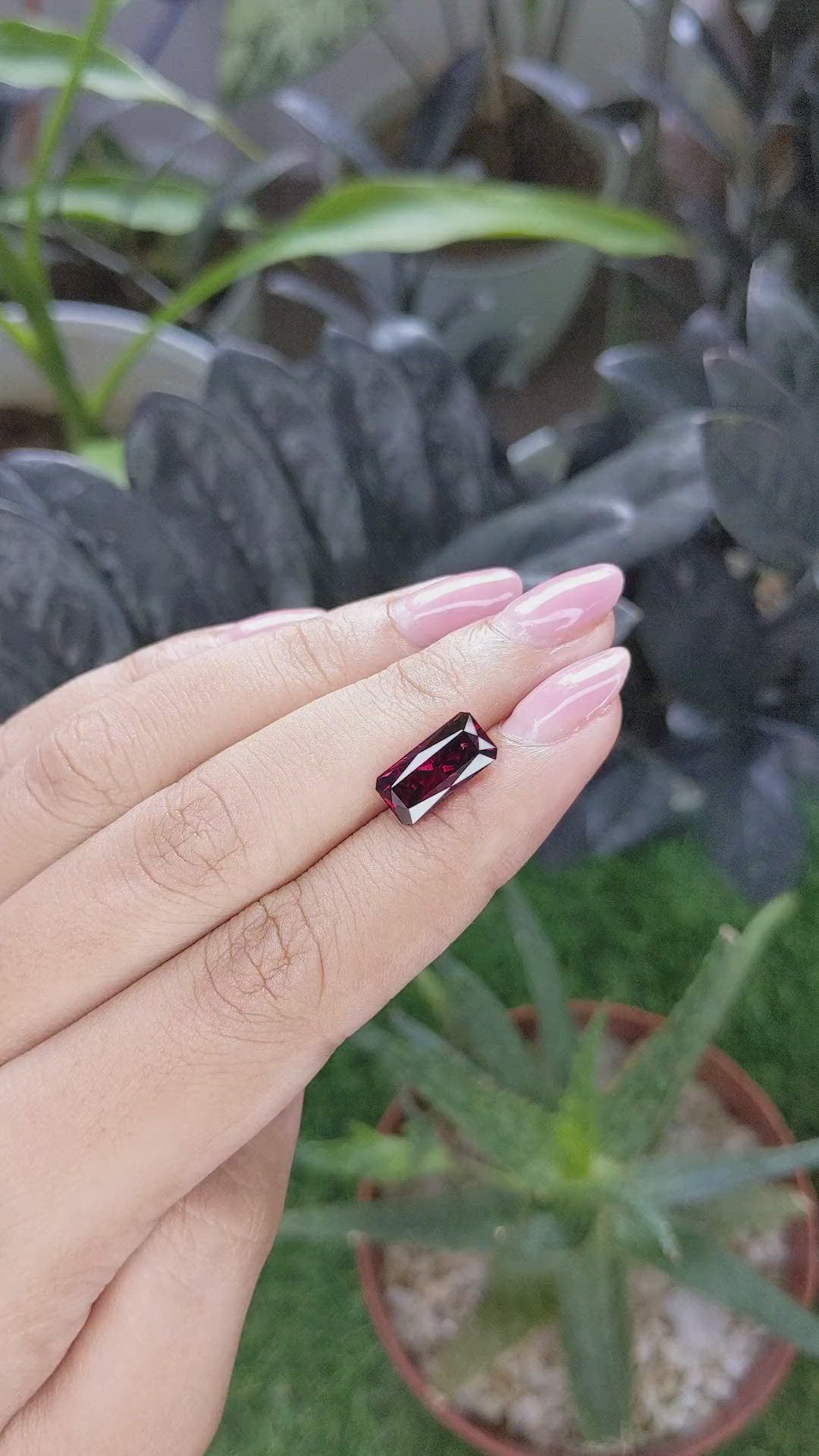 3.70 Ct. Purplish Red Garnet from Ceylon (Sri Lanka) Size Video