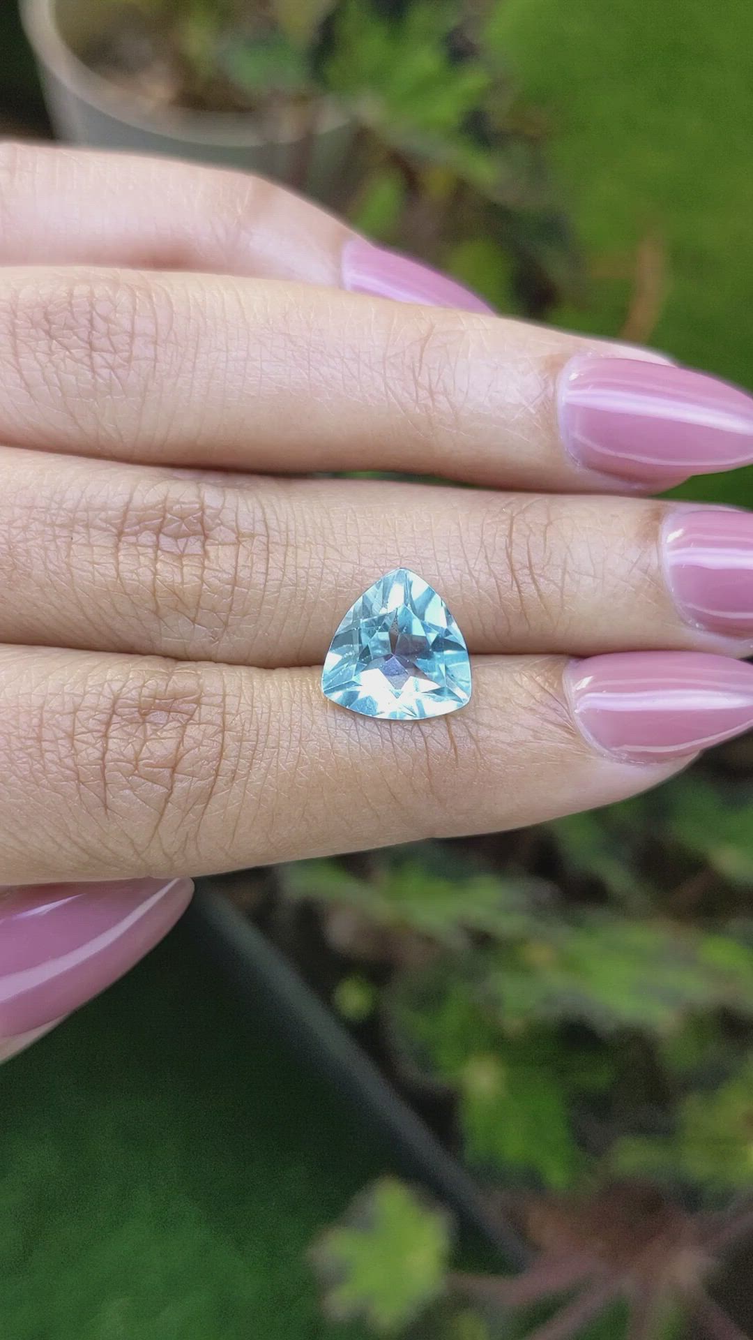 5.00 Ct. Swiss Blue Topaz from Ceylon (Sri Lanka) Size Video