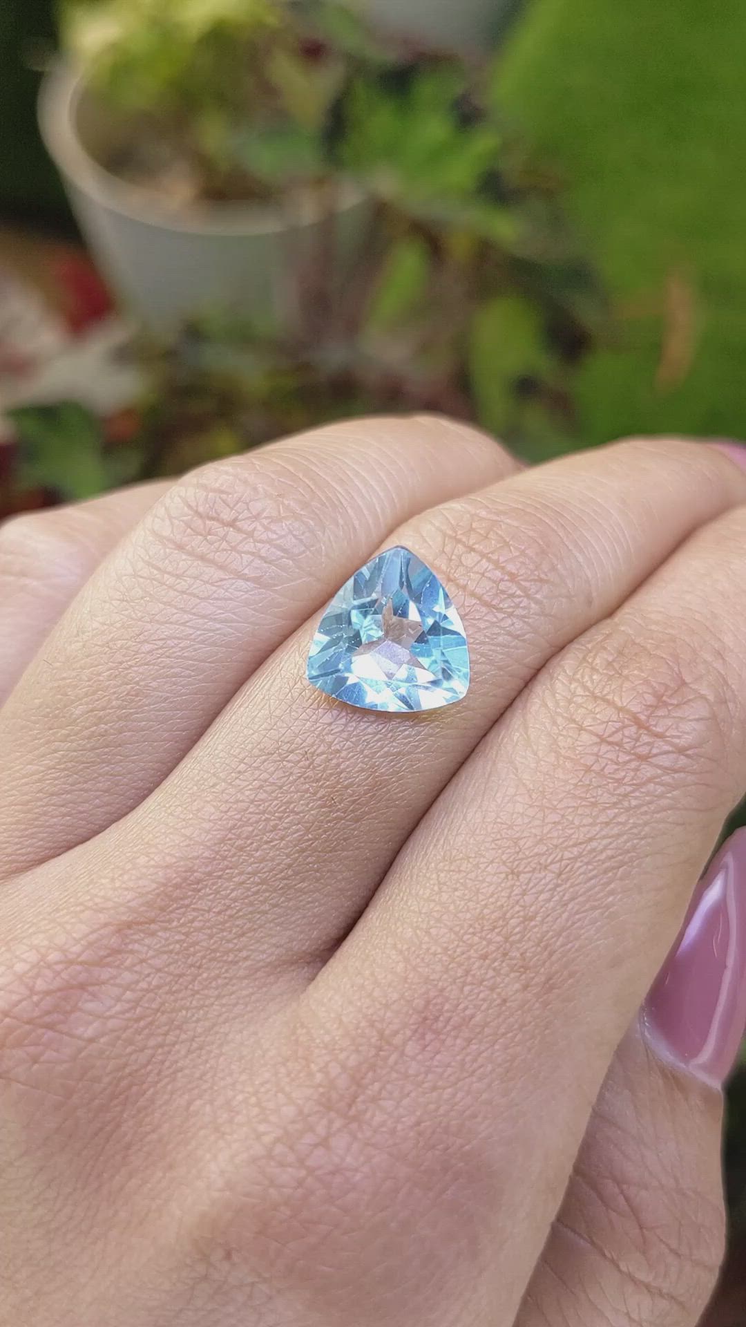 5.00 Ct. Swiss Blue Topaz from Ceylon (Sri Lanka) Size Video