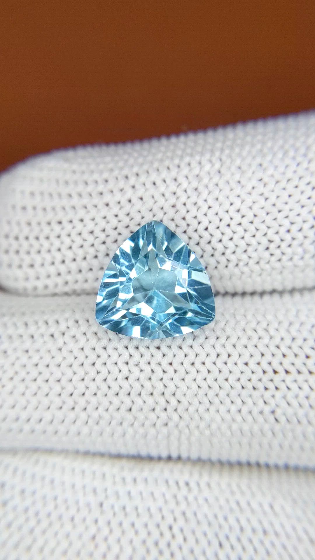 4.90 Ct. Swiss Blue Topaz from Ceylon (Sri Lanka) Size Video