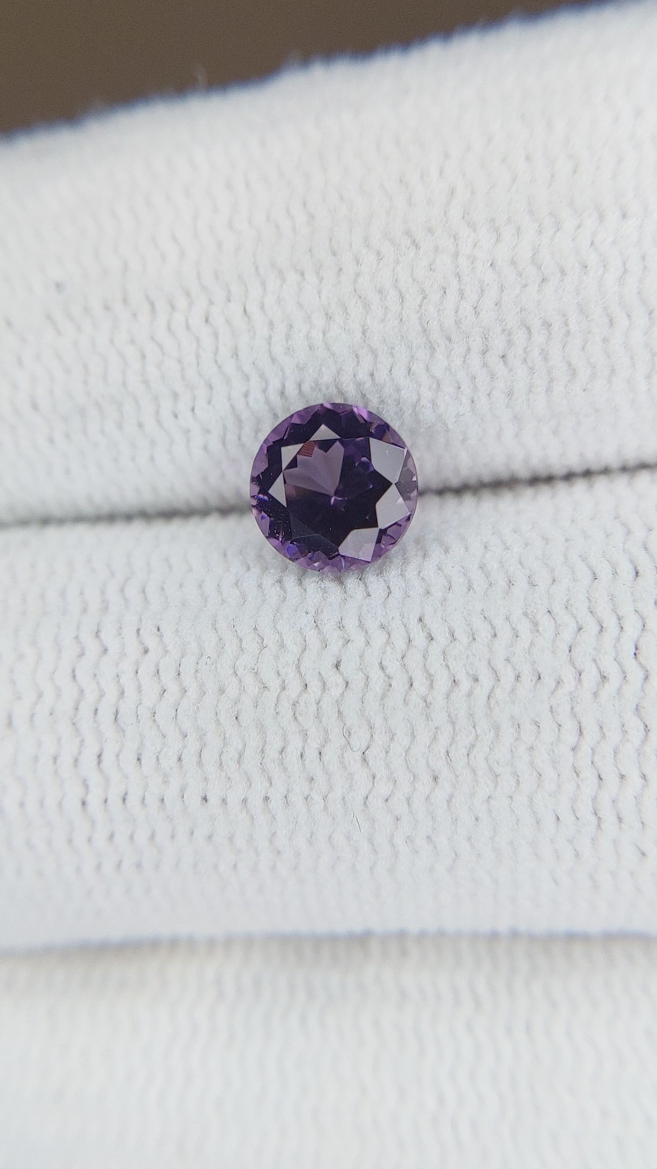 0.80 Ct. Spinel from Ceylon (Sri Lanka) Size Video