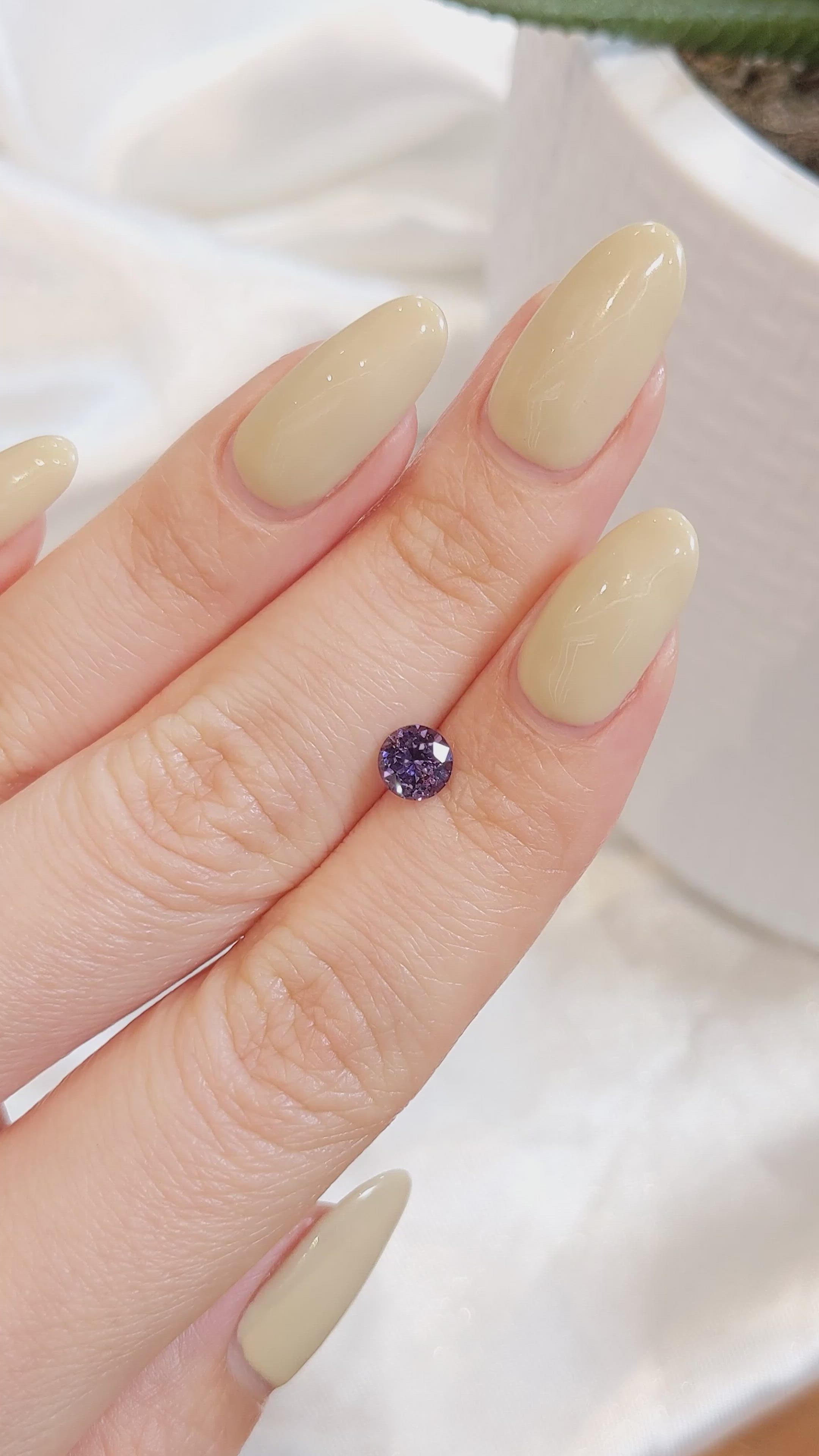 0.80 Ct. Spinel from Ceylon (Sri Lanka) Size Video