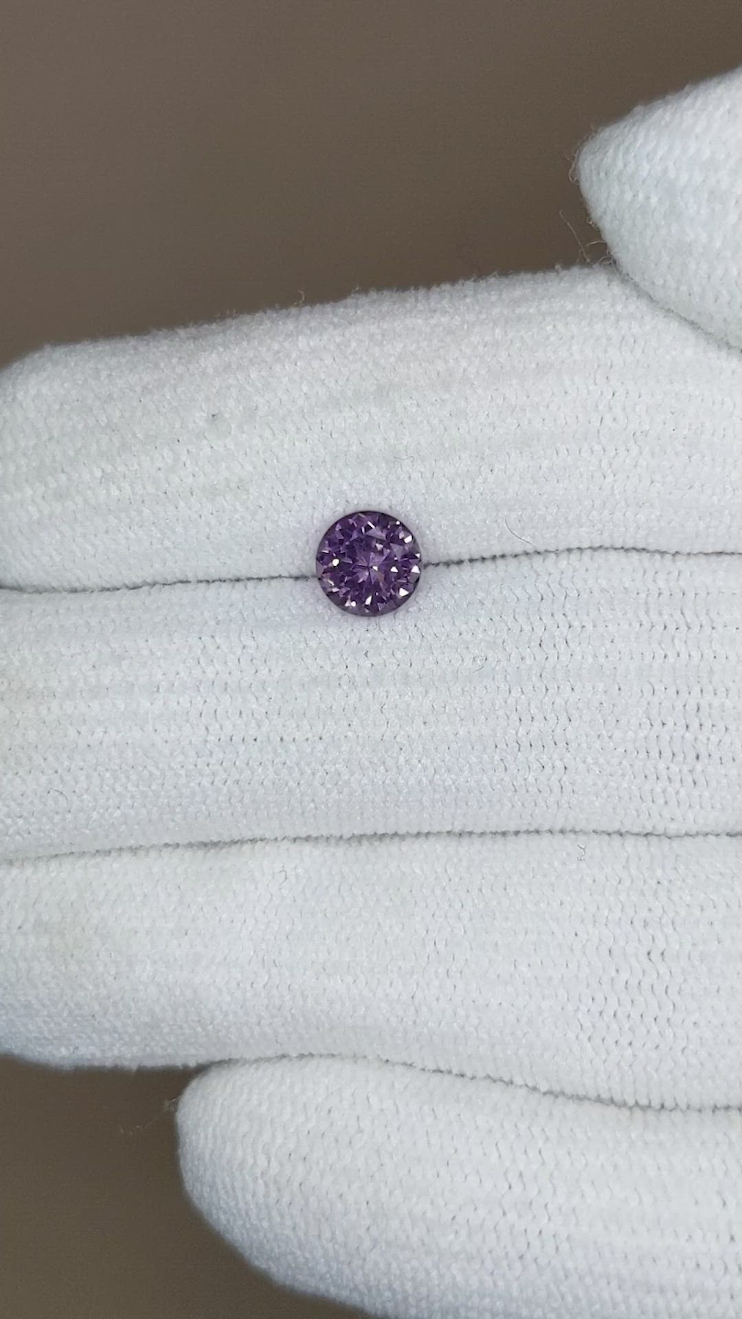 0.80 Ct. Spinel from Ceylon (Sri Lanka) Size Video