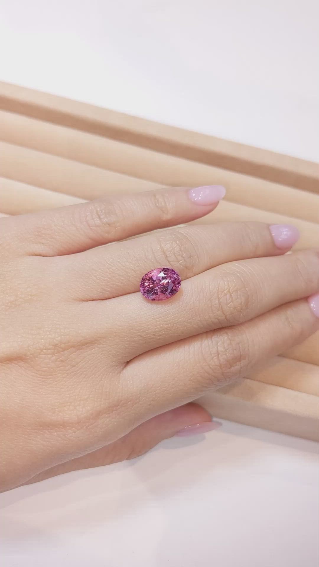 4.71 Ct. Spinel from Ceylon (Sri Lanka) Size Video