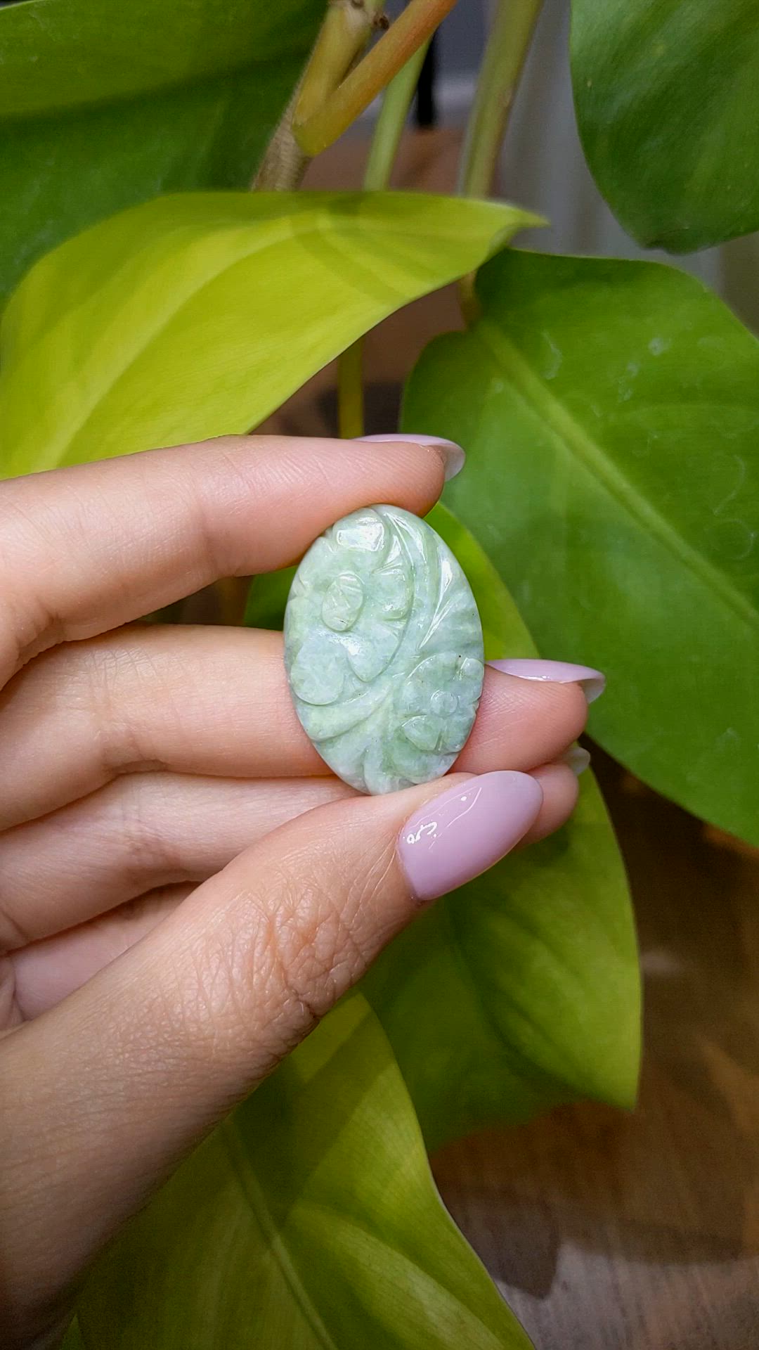 28.98 Ct. Jade from Burma (Myanmar) Size Video