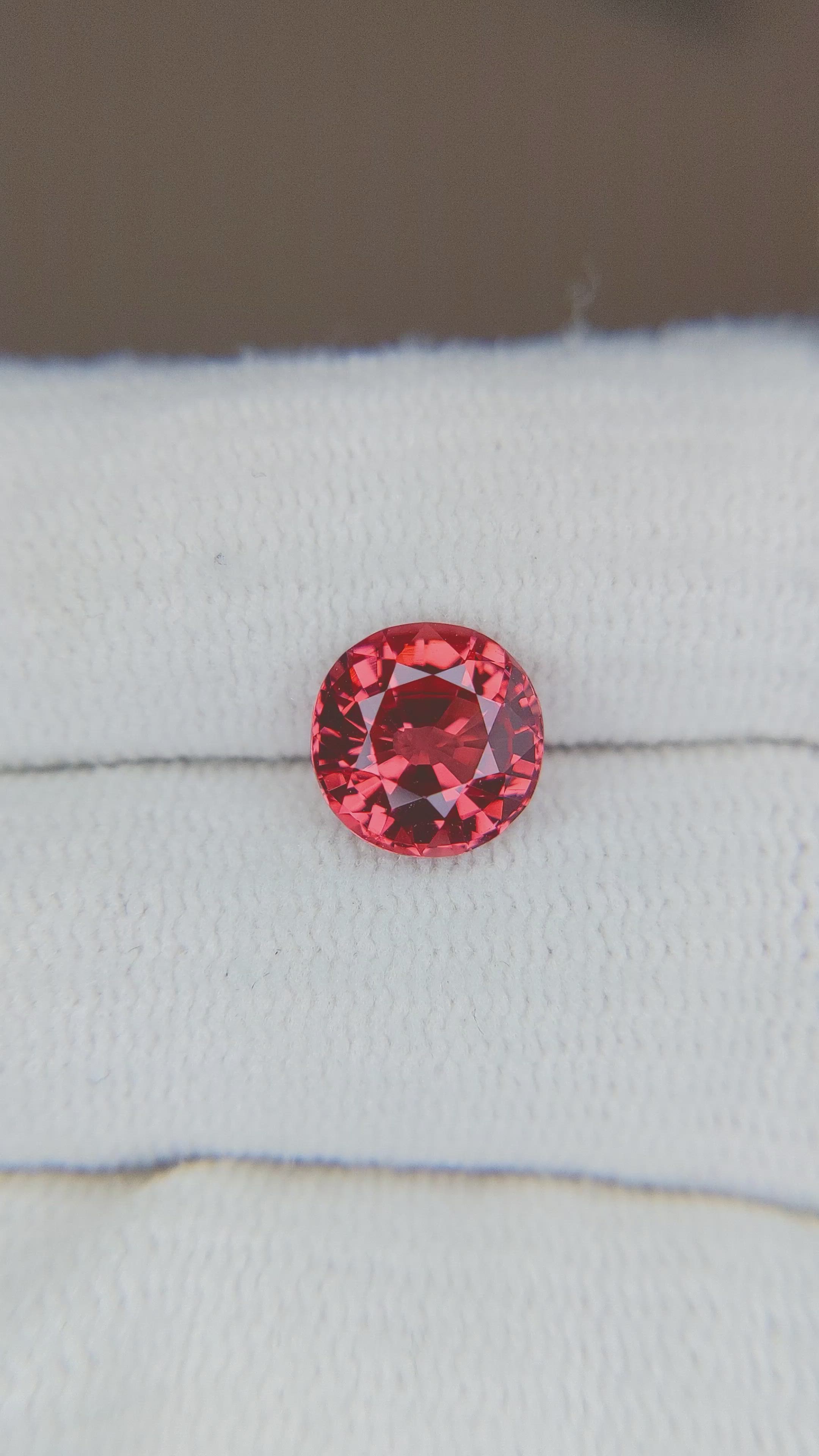 2.10 Ct. Spinel from Ceylon (Sri Lanka) Size Video