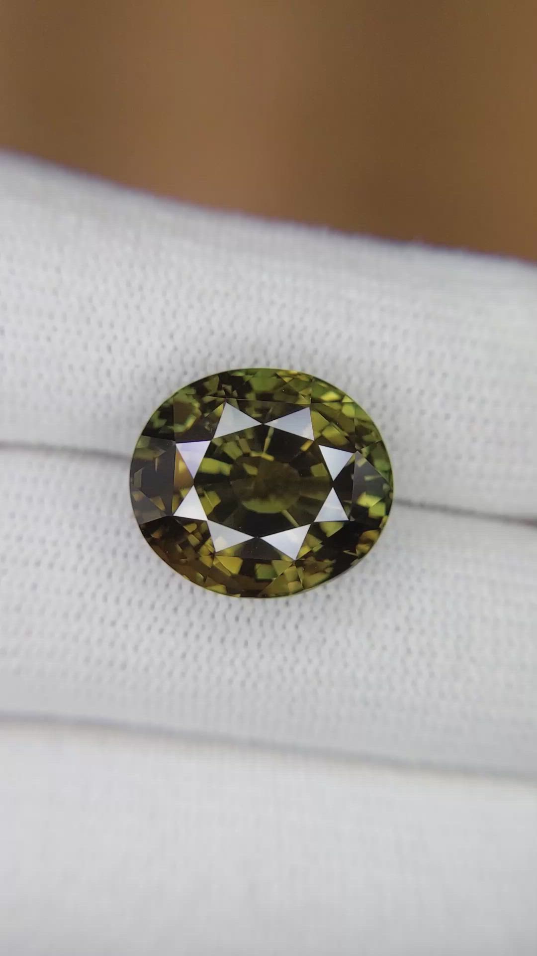 15.26 Ct. Alexandrite from Ceylon (Sri Lanka) Size Video