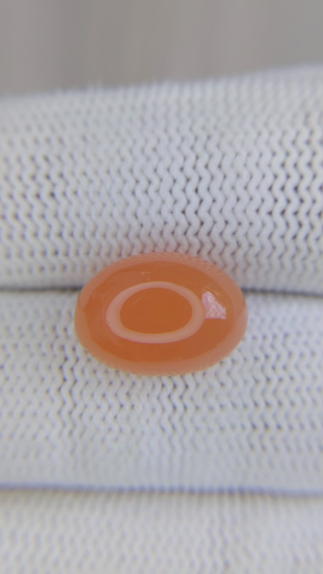 7.50 Ct. Cabochon Moonstone from Ceylon (Sri Lanka) Size Video